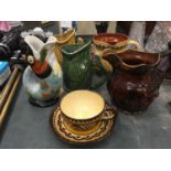 A QUANTITY OF VINTAGE CERAMICS TO INCLUDE SYLVAC FISH GLUG JUGS, A 'WOOD' TREACLE GLAZED JUG,