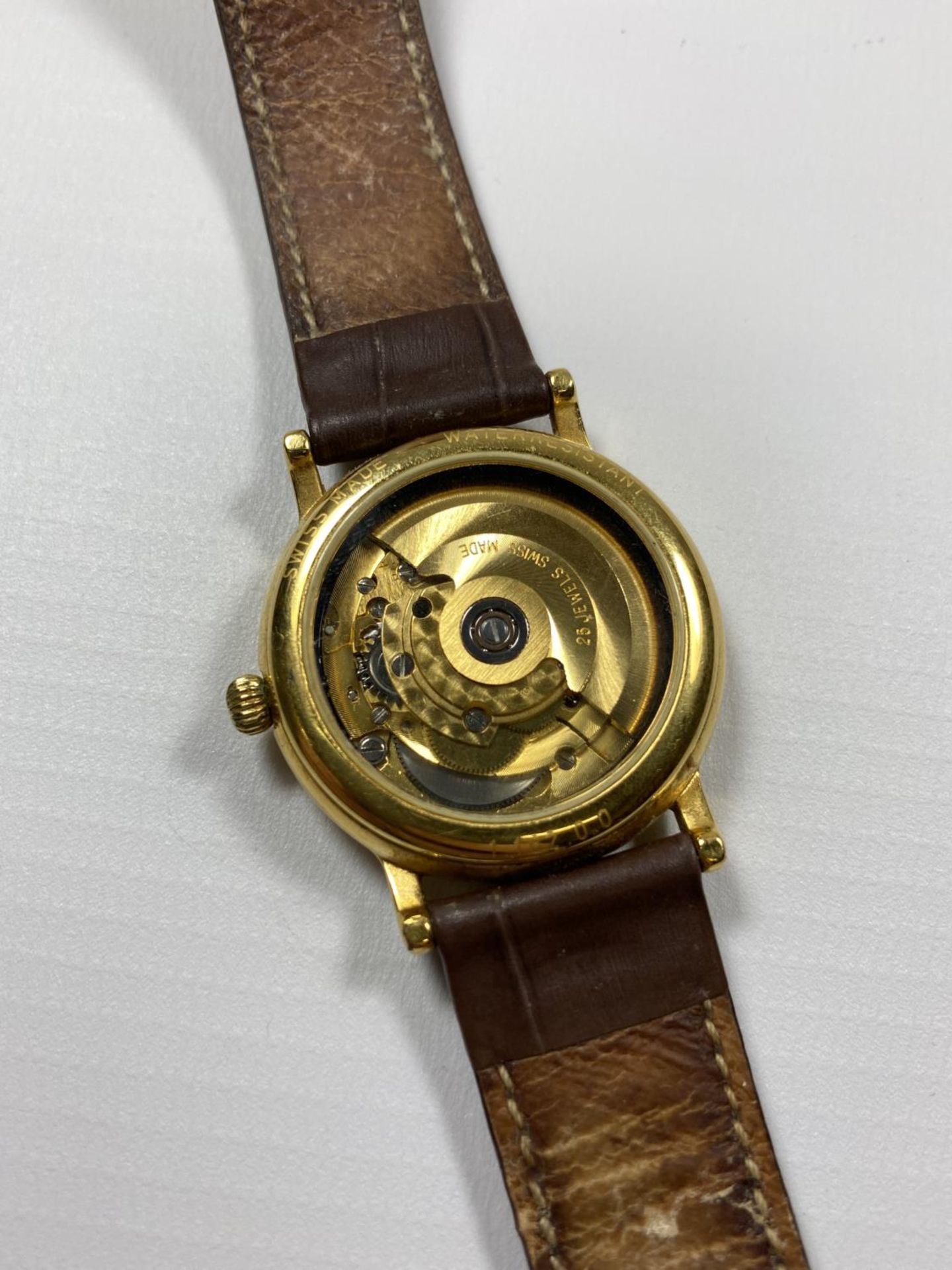 A MAPPIN & WEBB AUTOMATIC GENTS DATE WATCH WITH BROWN LEATHER STRAP - Image 3 of 4