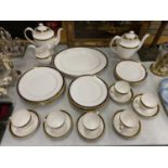 A THIRTY-FOUR PIECE SPODE 'KNIGHTSBRIDGE' PATTERN DINNER SERVICE WITH TEAPOTS, DINNER PLATES,