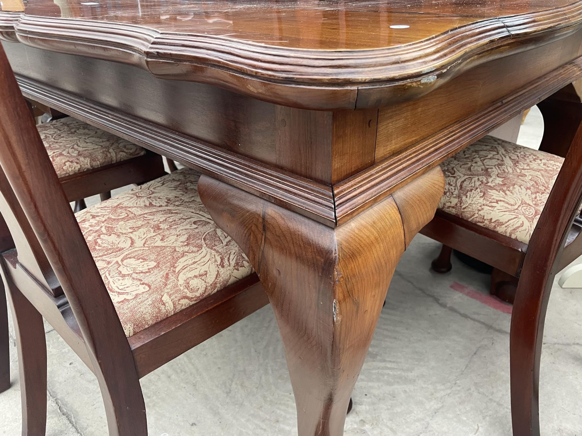 A 19TH CENTURY STYLE MAHOGANY DINING TABLE, 65X39" WITH SHAPED EDGE, ON CABRIOLE LEGS WITH BALL - Image 3 of 8