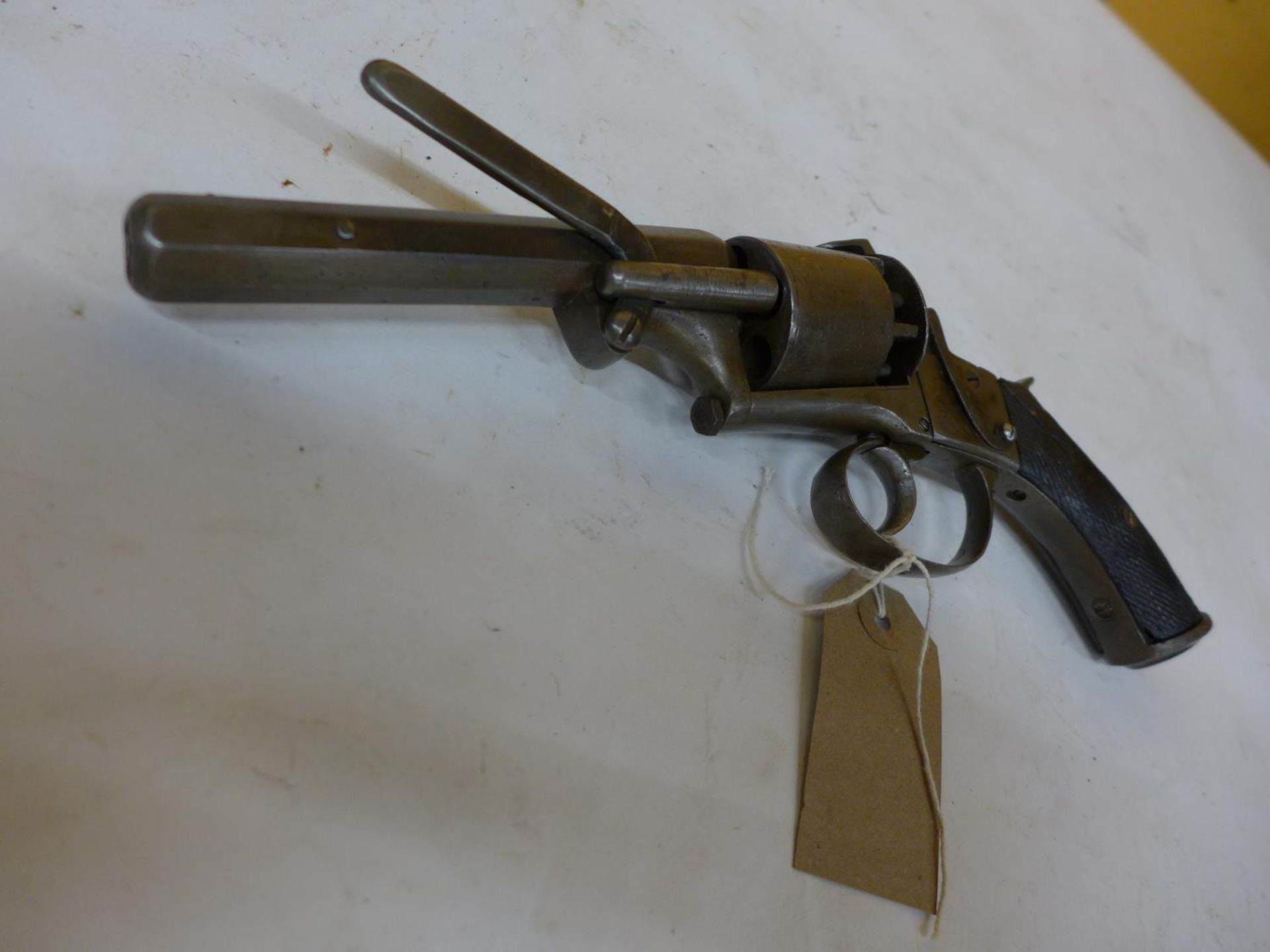 A MID 19TH CENTURY FIVE SHOT PERCUSSION CAP REVOLVER, 12CM BARREL - Image 3 of 4