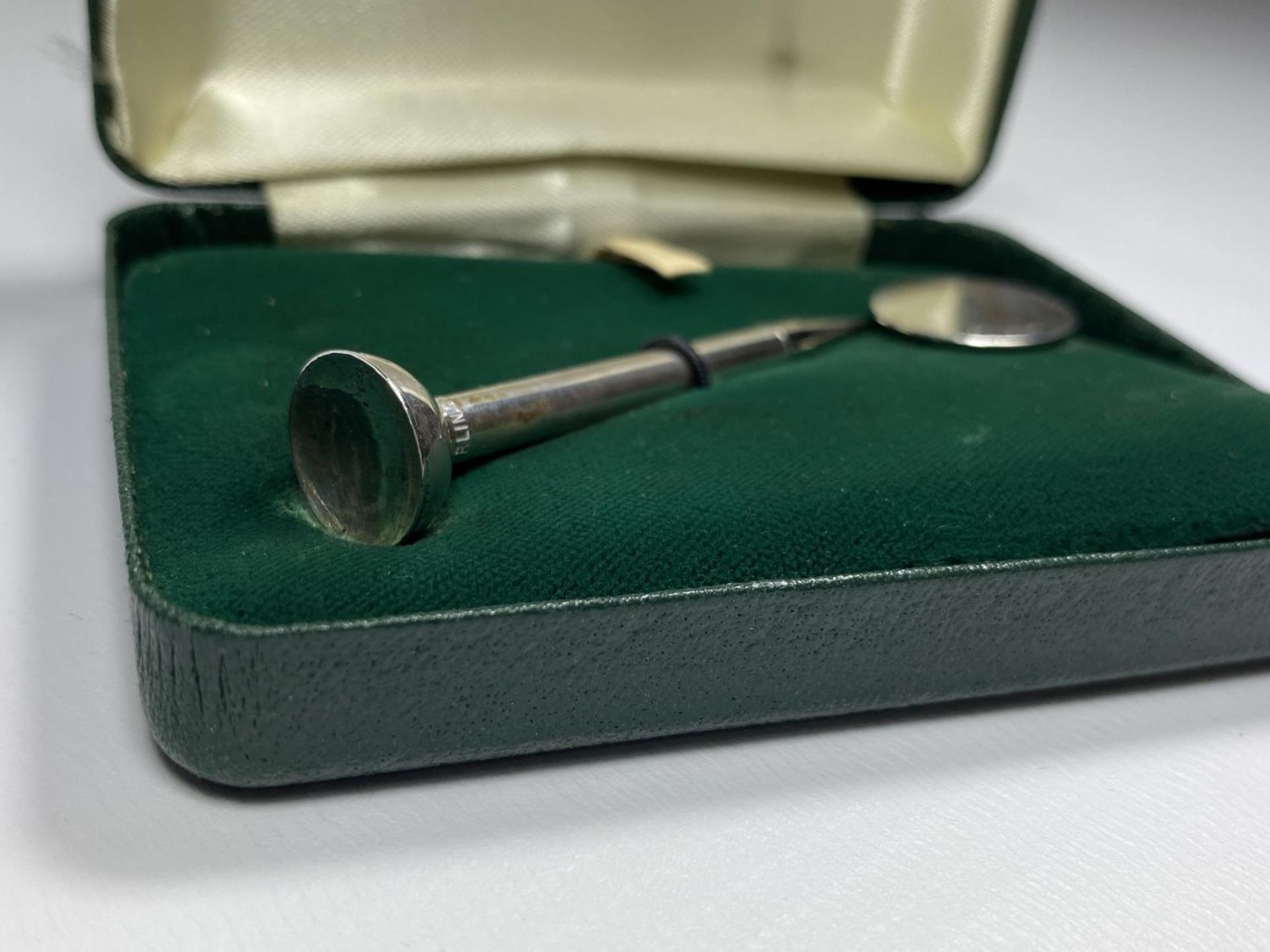 A BOXED STERLING SILVER GOLF TEE/PENCIL AND BALL MARKER - Image 4 of 4