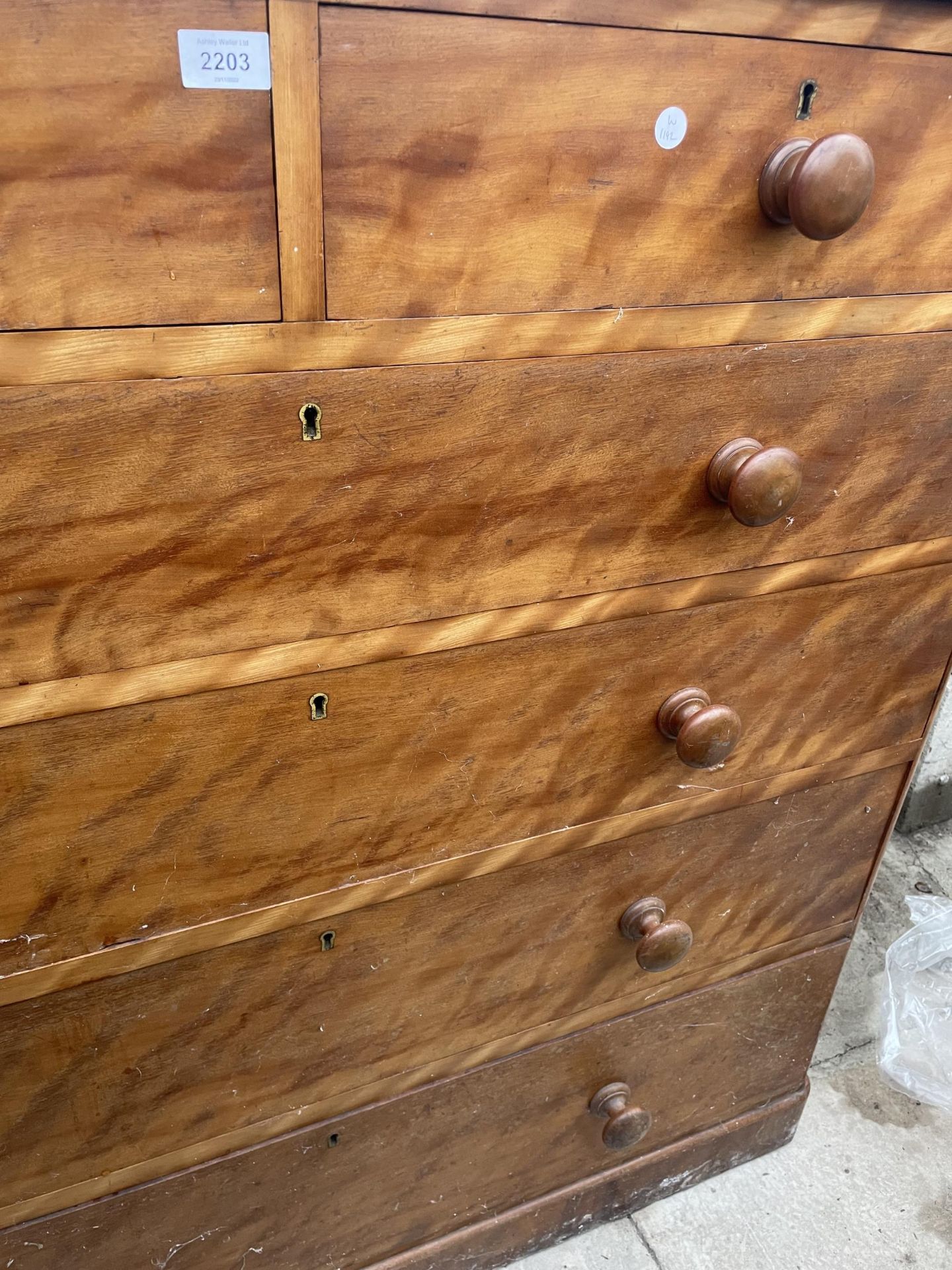 A VICTORIAN SATINWOOD HEAL AND SON (LONDON) CHEST OF TWO SHORT AND FOUR LONG GRADUATED DRAWERS, - Image 5 of 5