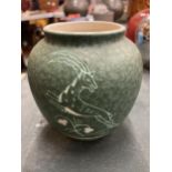 A 1950'S AUSTRIAN SQUAT VASE WITH LEAPING DEER DECORATION HEIGHT 11CM