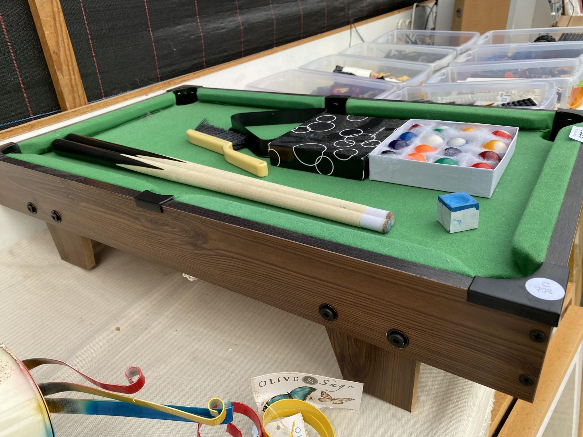 A POWER PLAY MINITURE TABLE TOP POOL TABLE WITH TWO CUES, BALLS AND TRIANGLE ETC - Image 3 of 3