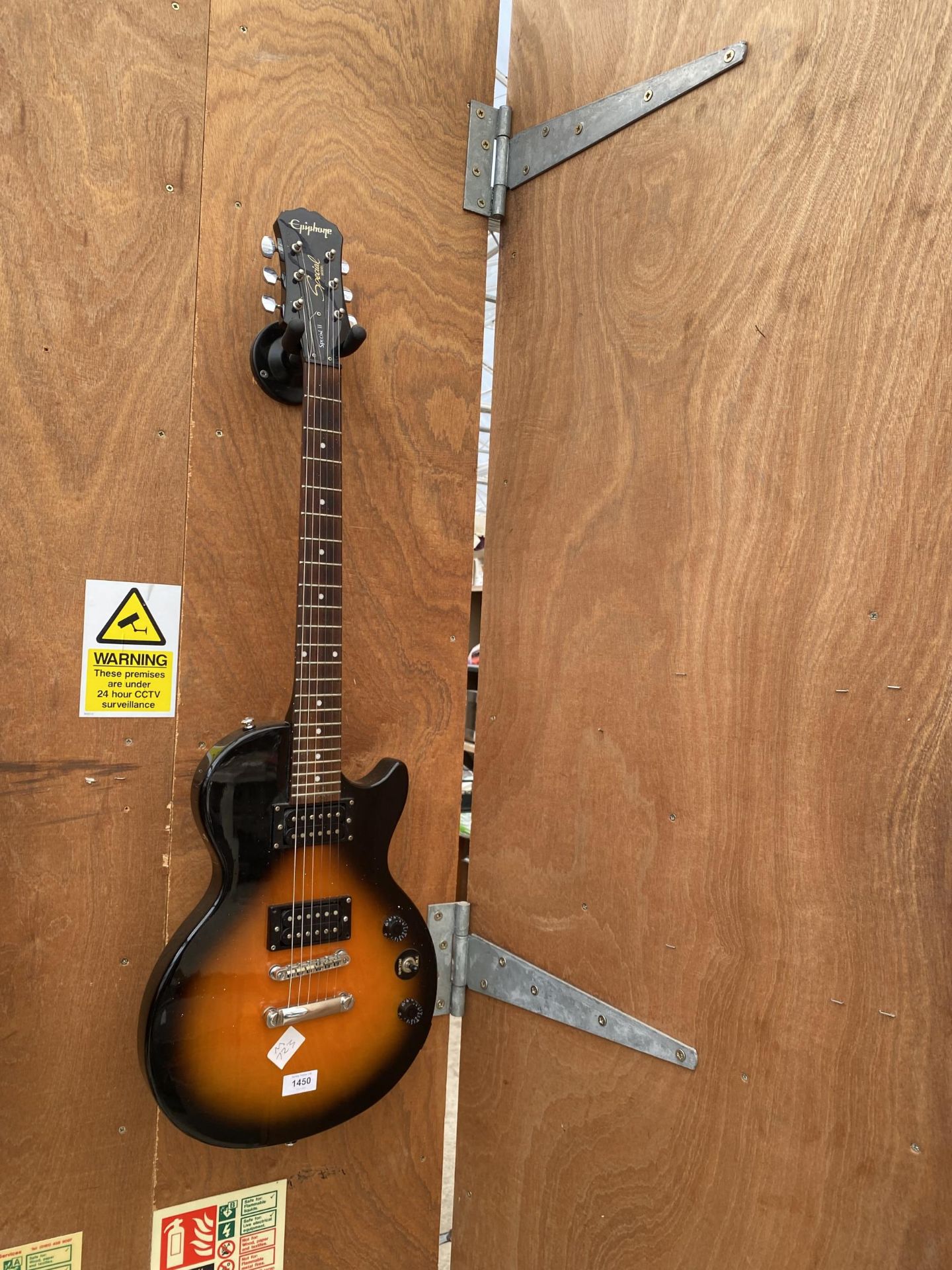 AN EPIPHONE SPECIAL MODEL ELECTRIC GUITAR