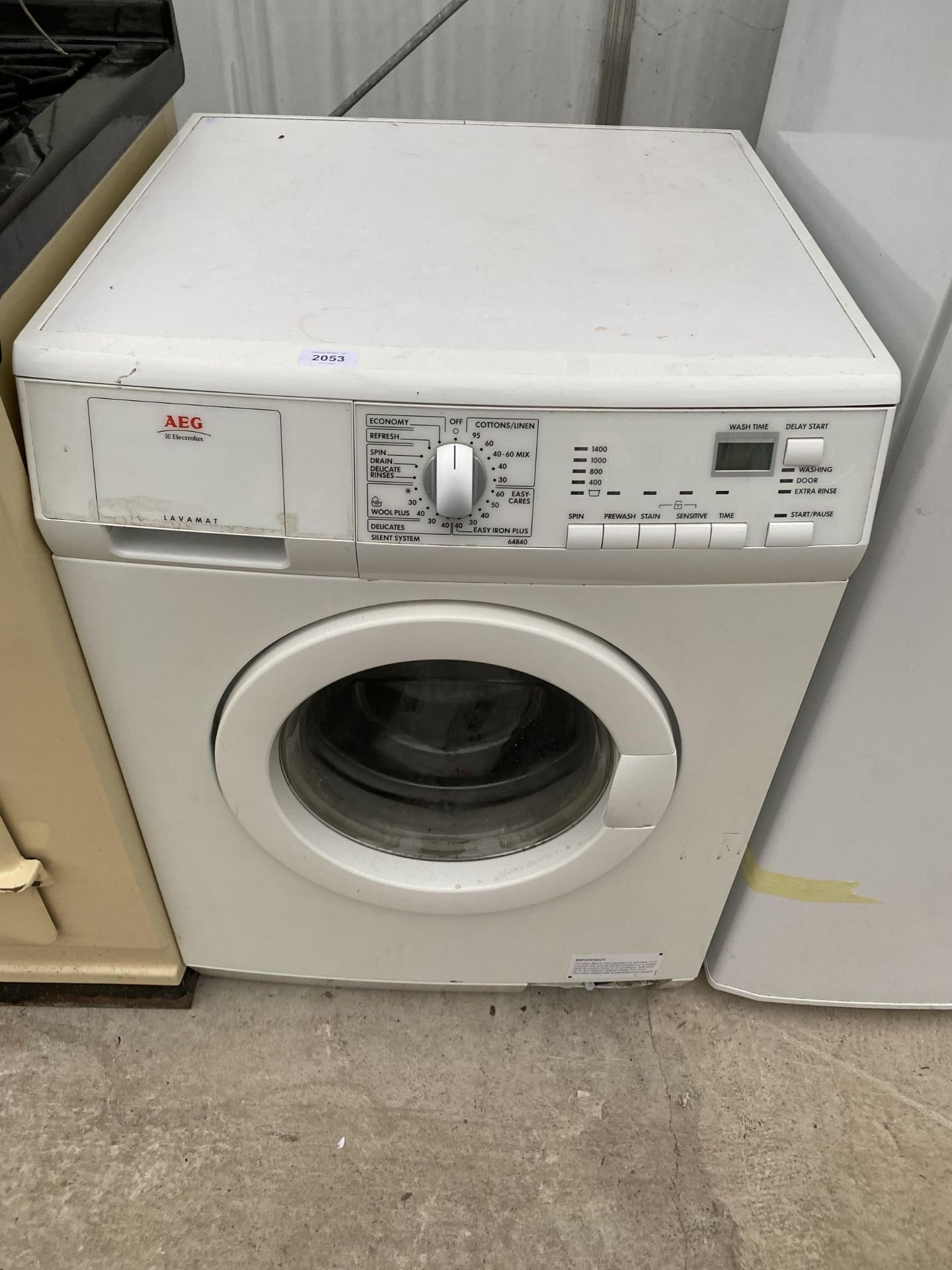 A WHITE AEG LAVAMAT WASHING MACHINE