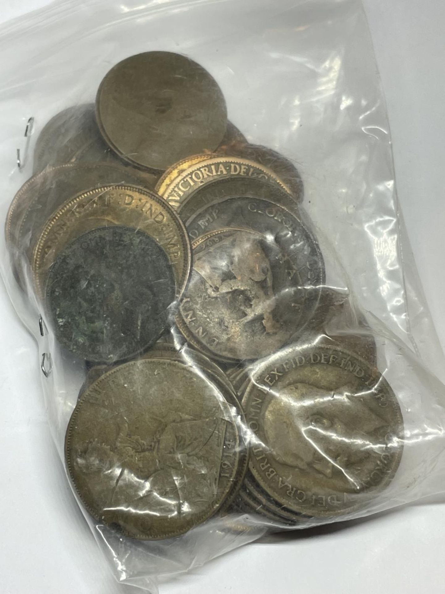 A LARGE QUANTITY OF COPPER COINS - Image 2 of 2