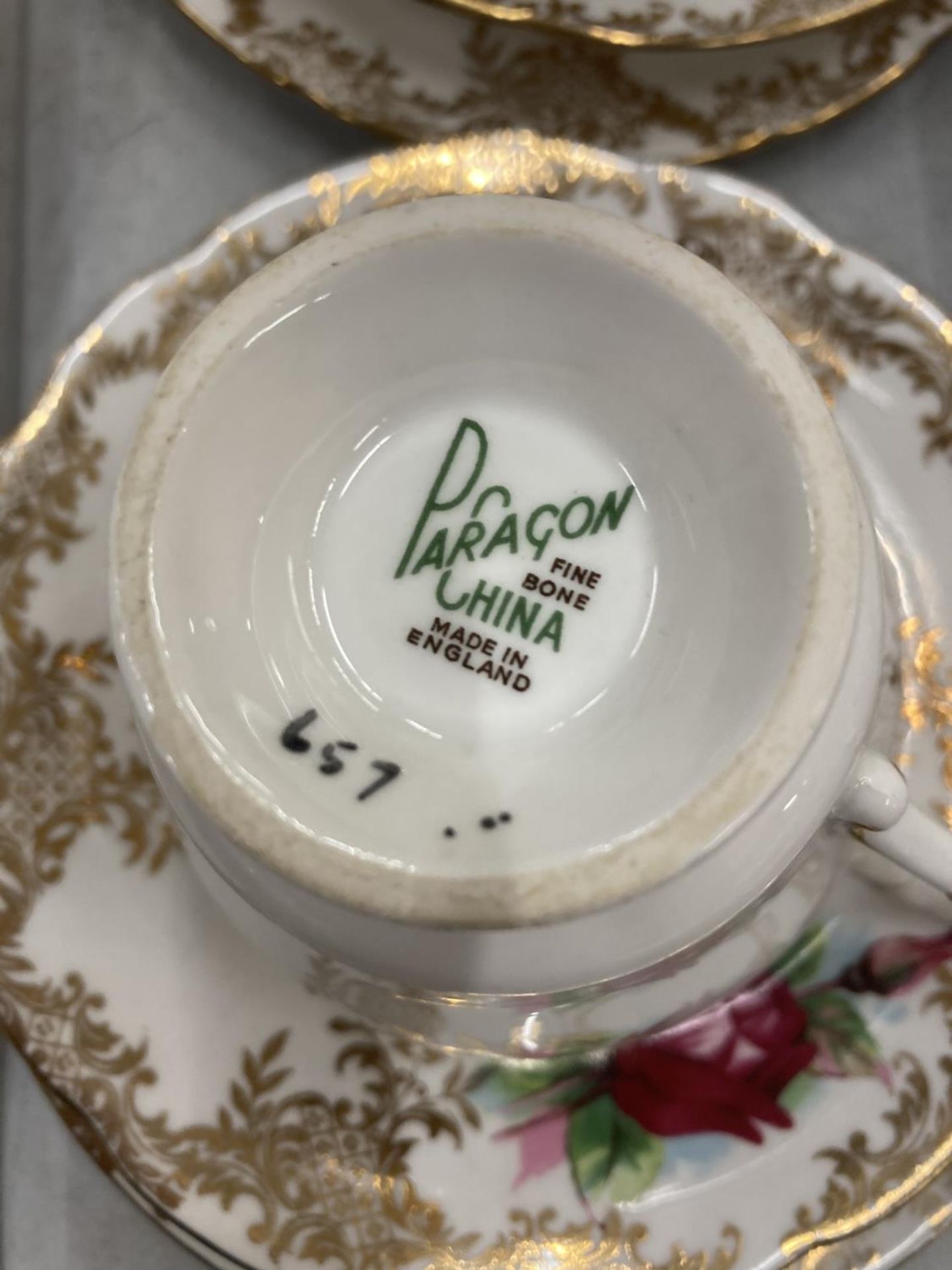 A QUANTITY PARAGON 'COUNTRY LANE' CUPS, SAUCERS AND SIDE PLATES PLUS PARAGON CUPS, SAUCERS, SIDE - Image 4 of 5