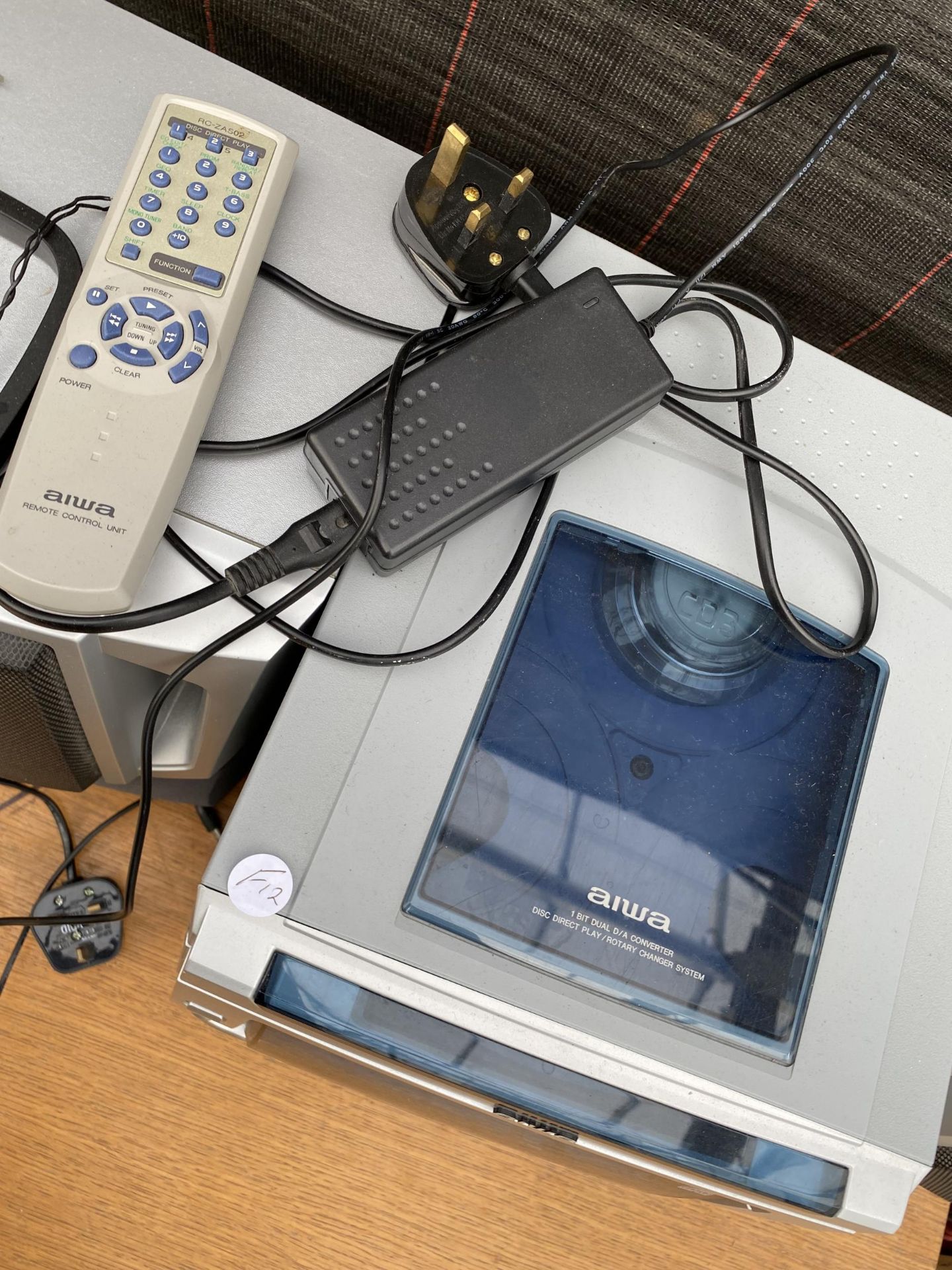 AN AIWA STEREO SYSTEM WITH CD CHANGER, TAPE CASETTE AND TWO SPEAKERS - Image 3 of 3