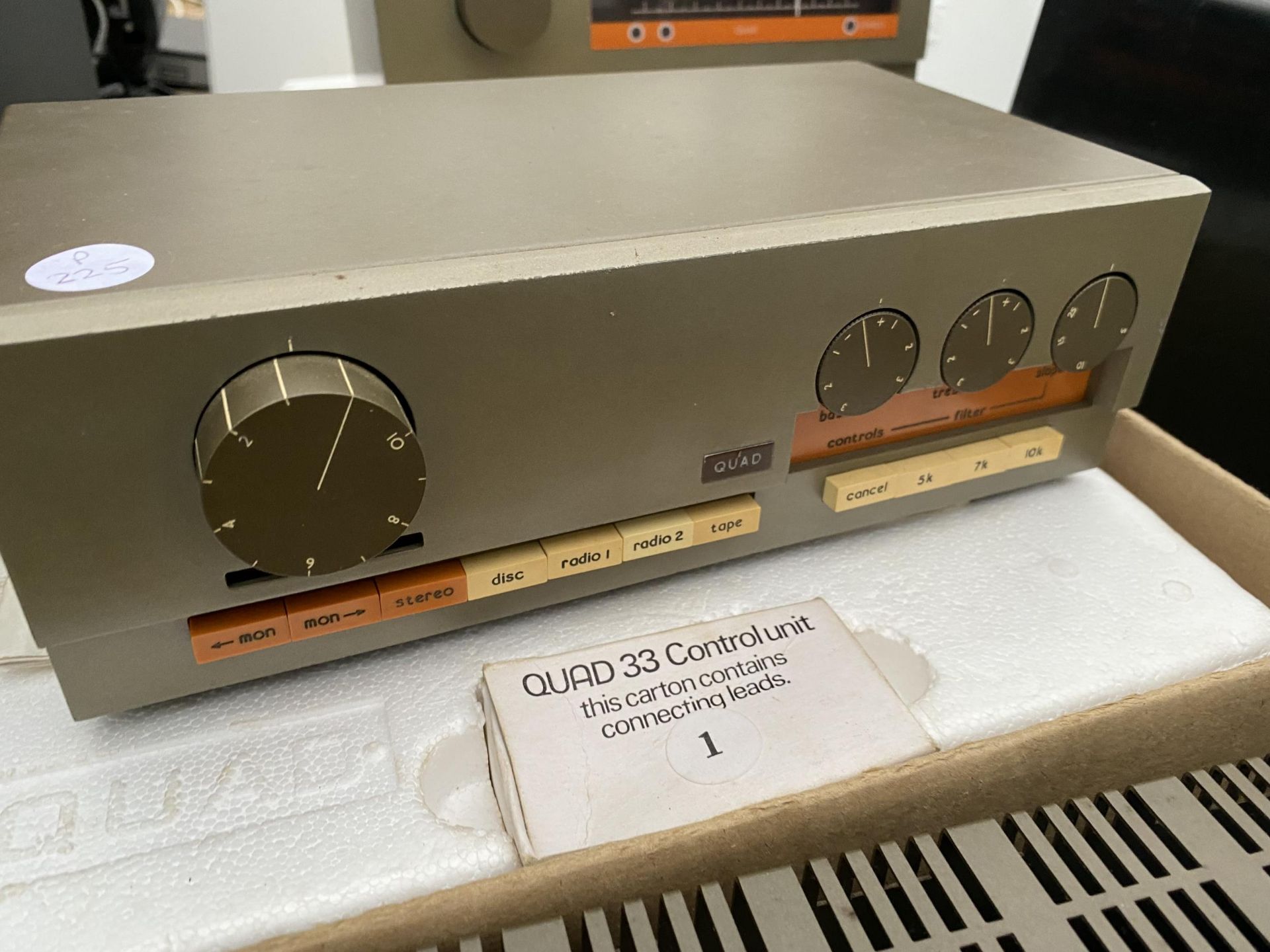 AN ASSORTMENT OF STEREO ITEMS TO INCLUDE A QUAD 303 AMPLIFIER, QUAD 33 TUNER AND A QUAD FM 3 TUNER - Image 3 of 5