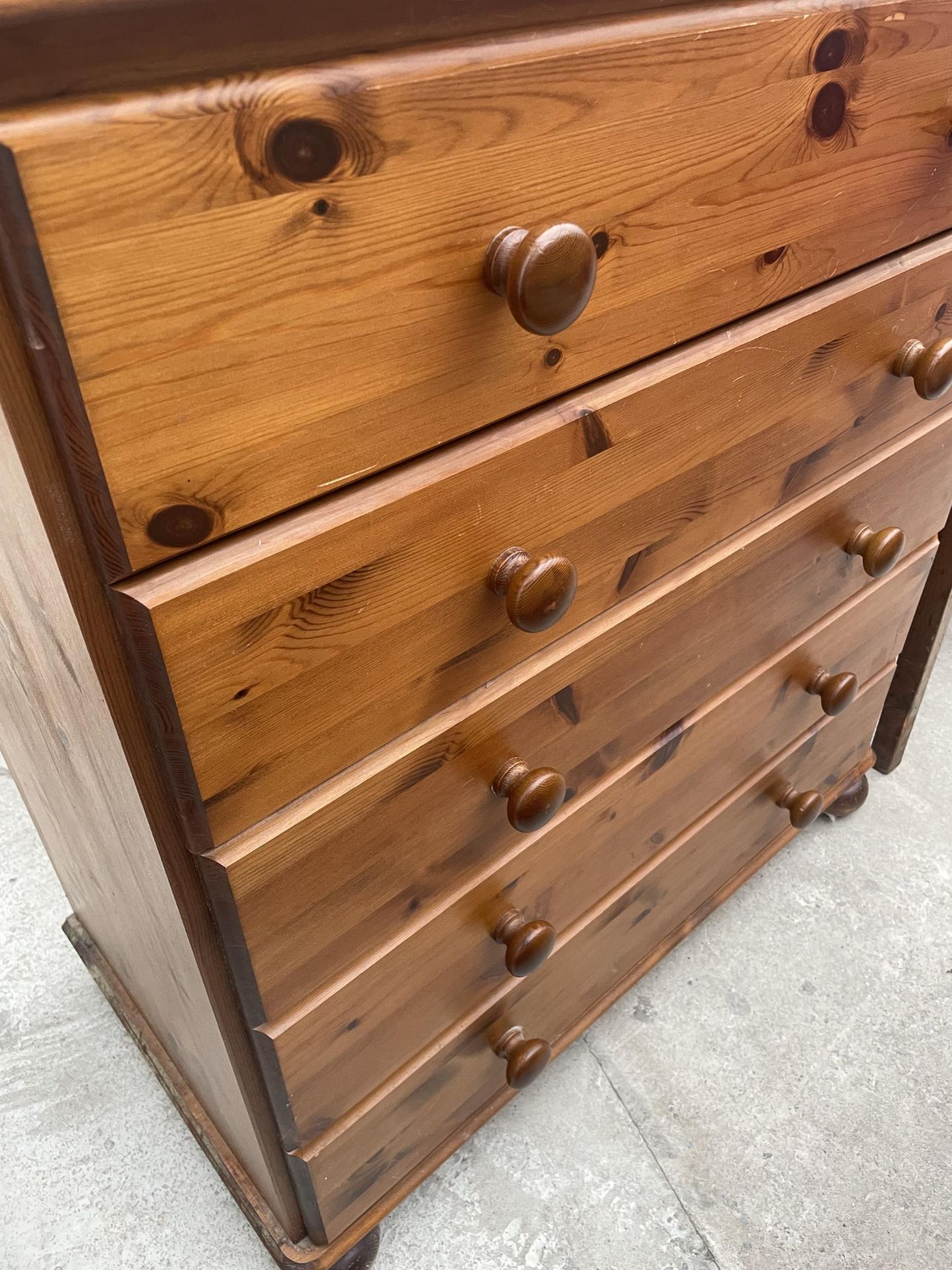 A MODERN PINE CHEST OF FIVE DRAWERS, 33" WIDE - Image 3 of 3