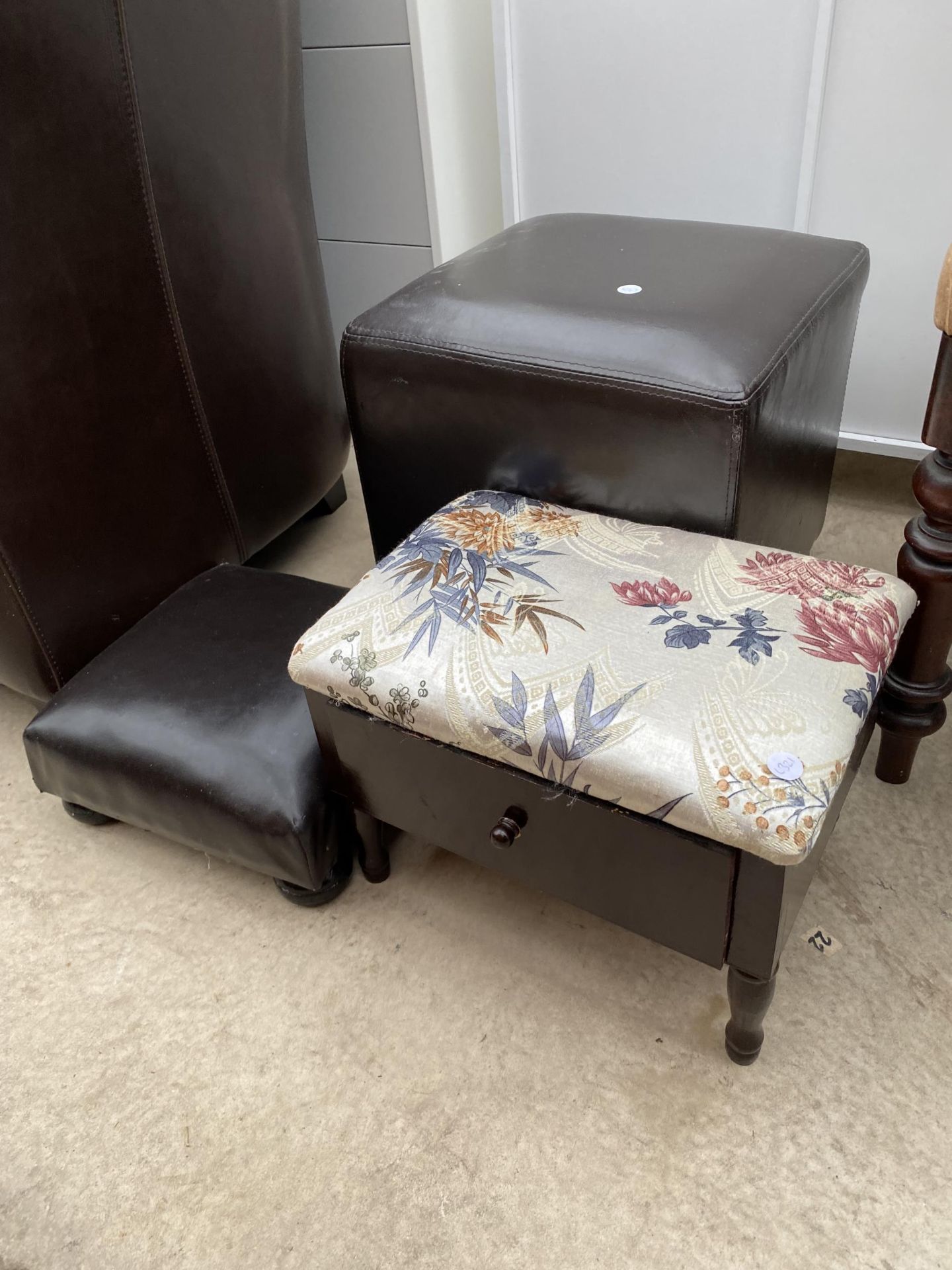 A FAUX LEATHER TUB CHAIR AND THREE VARIOUS STOOLS - Image 2 of 4