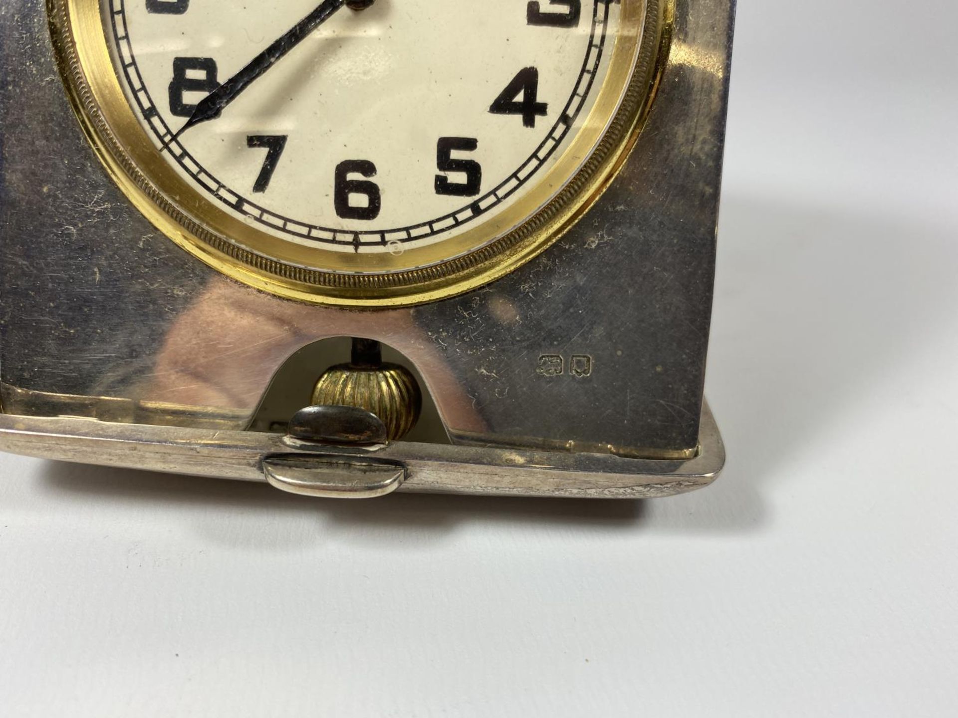 A GEORGE V GOLDSMITHS & SILVERMITHS CO LTD HALLMARKED SILVER TRAVEL CLOCK & CASE, DATES TO LONDON, - Image 3 of 6