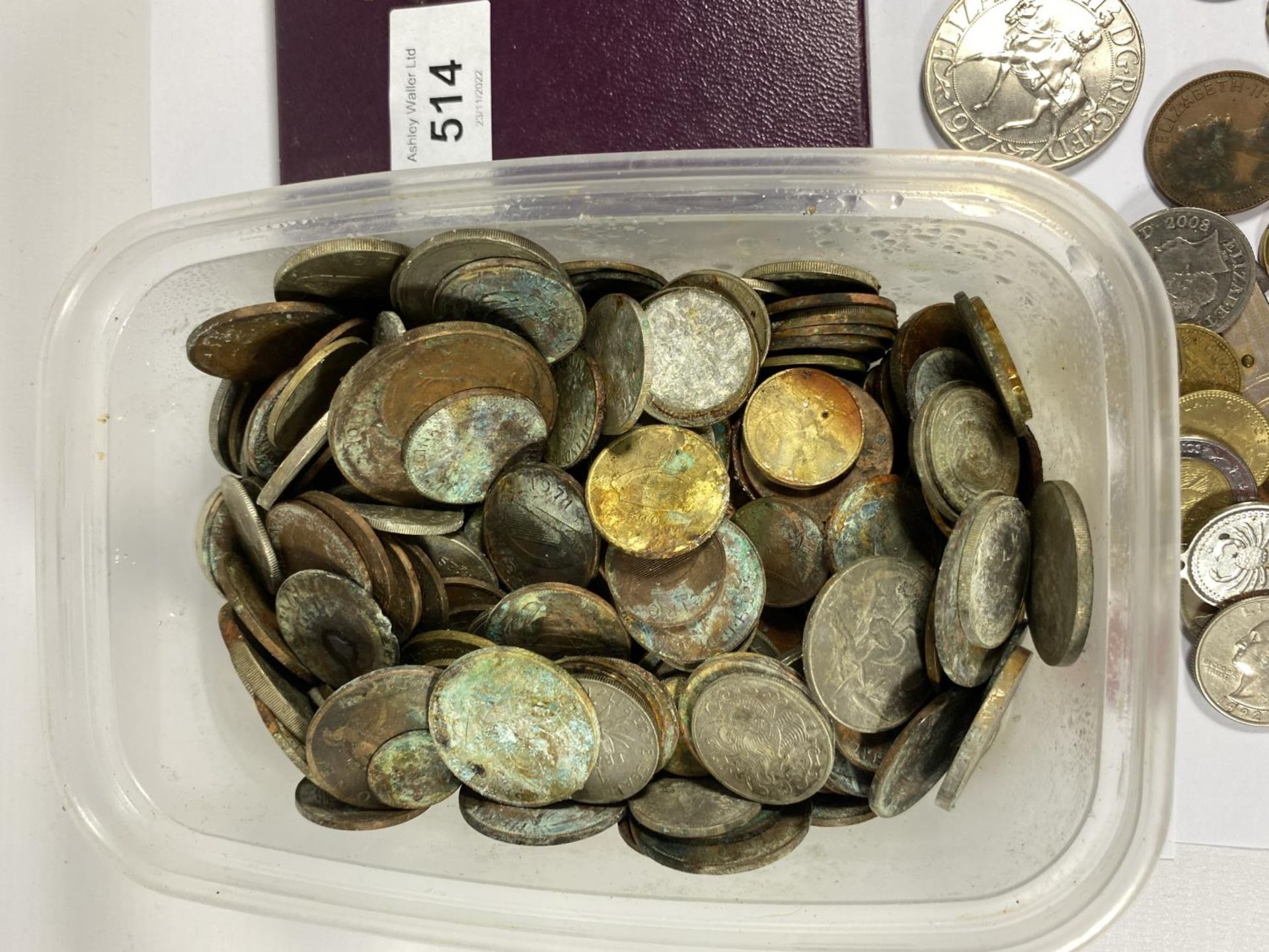 A MIXED LOT OF COINS TO INCLUDE CASED 1970 COINAGE OF GREAT BRITAIN SET AND FURTHER COINS - Image 2 of 3