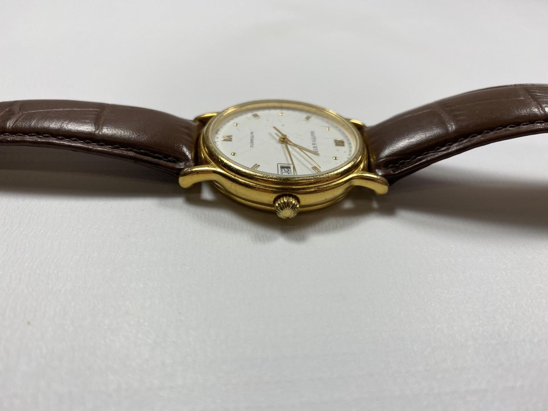 A MAPPIN & WEBB AUTOMATIC GENTS DATE WATCH WITH BROWN LEATHER STRAP - Image 4 of 4