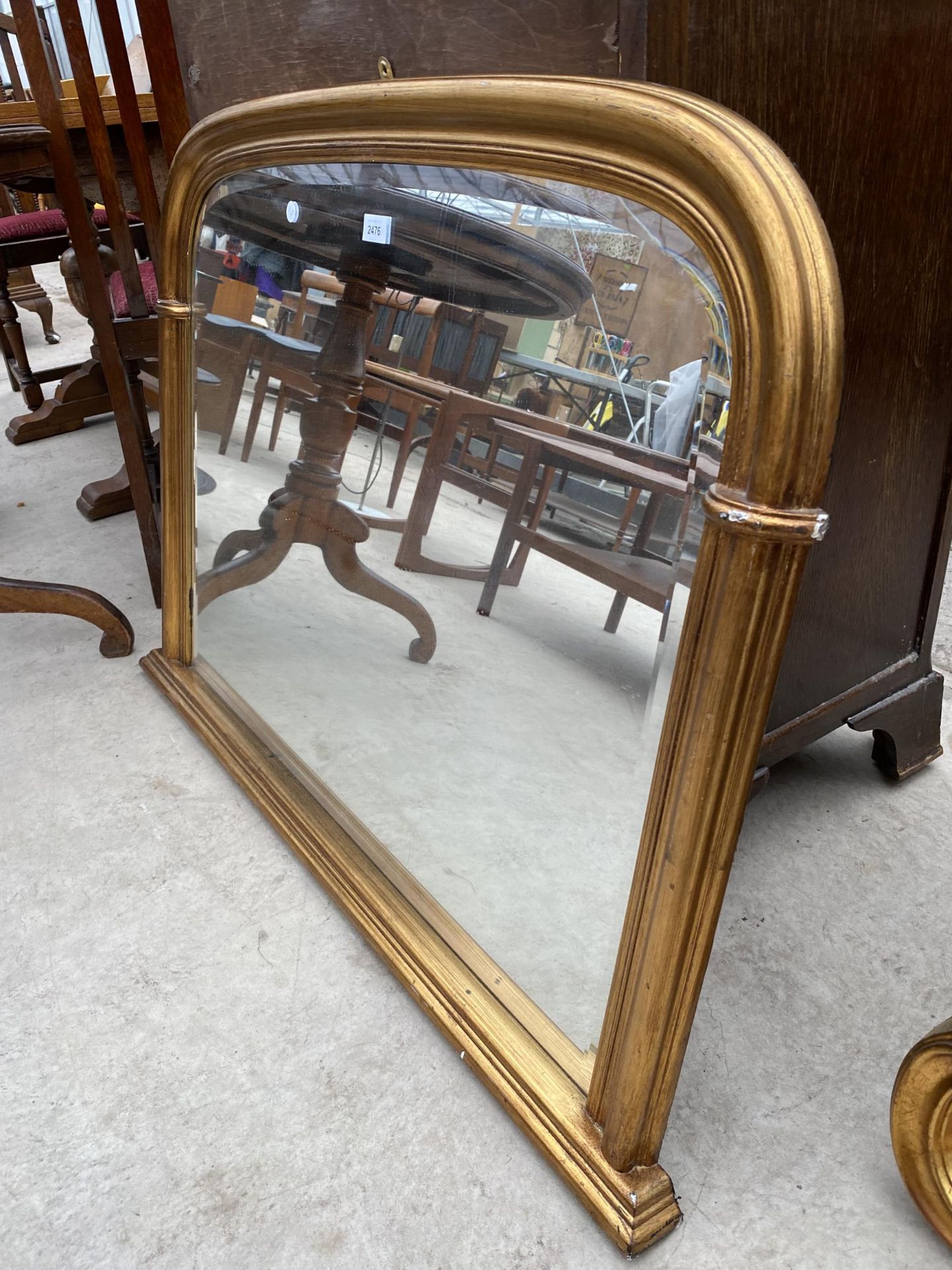 A VICTORIAN STYLE GILT FRAMED OVERMANTEL MIRROR, 41X30" - Bild 2 aus 4