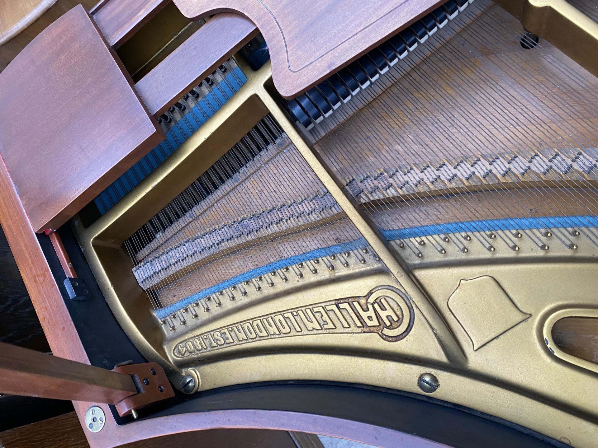 A 'CHALLEN OF LONDON' BABY GRAND PIANO AND STOOL WITH LIFT-UP LID - Image 5 of 9