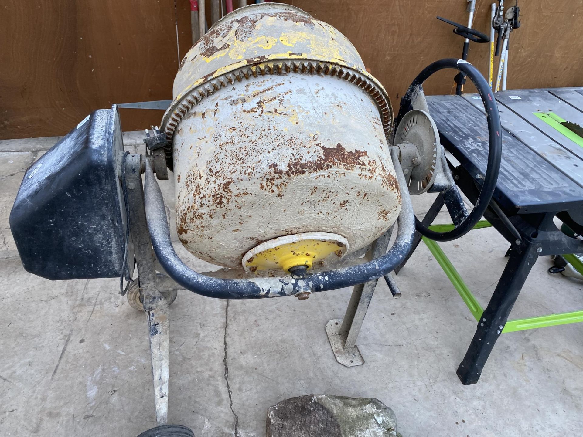 AN ELECTRIC ROLL OVER CEMENT MIXER - Image 4 of 4