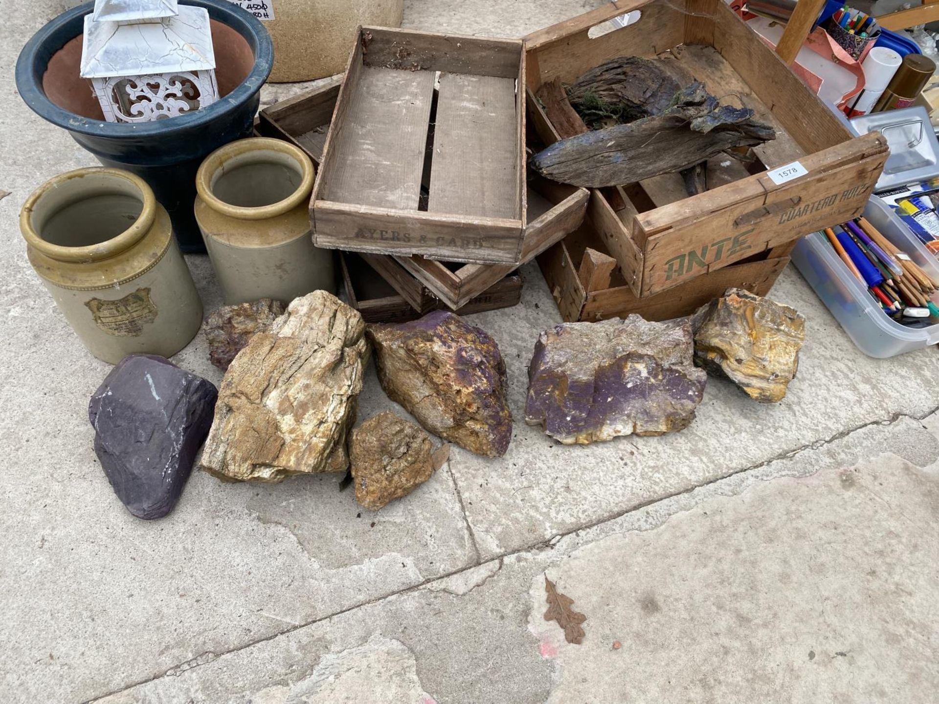 AN ASSORTMENT OF DECORATIVE ROCKS AND WOODEN CRATES ETC - Image 2 of 4