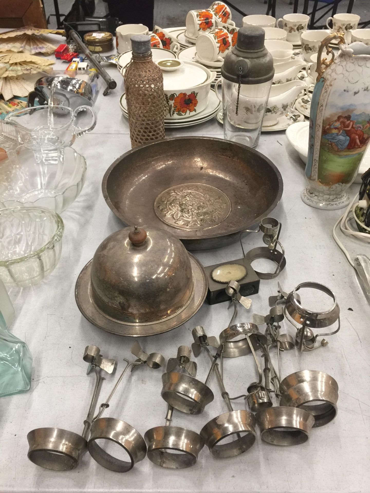 A QUANTITY OF 19TH CENTURY ARCTIC CANDLE LAMP HOLDERS, A SILVER PLATED FRUIT BOWL WITH EMBOSSED