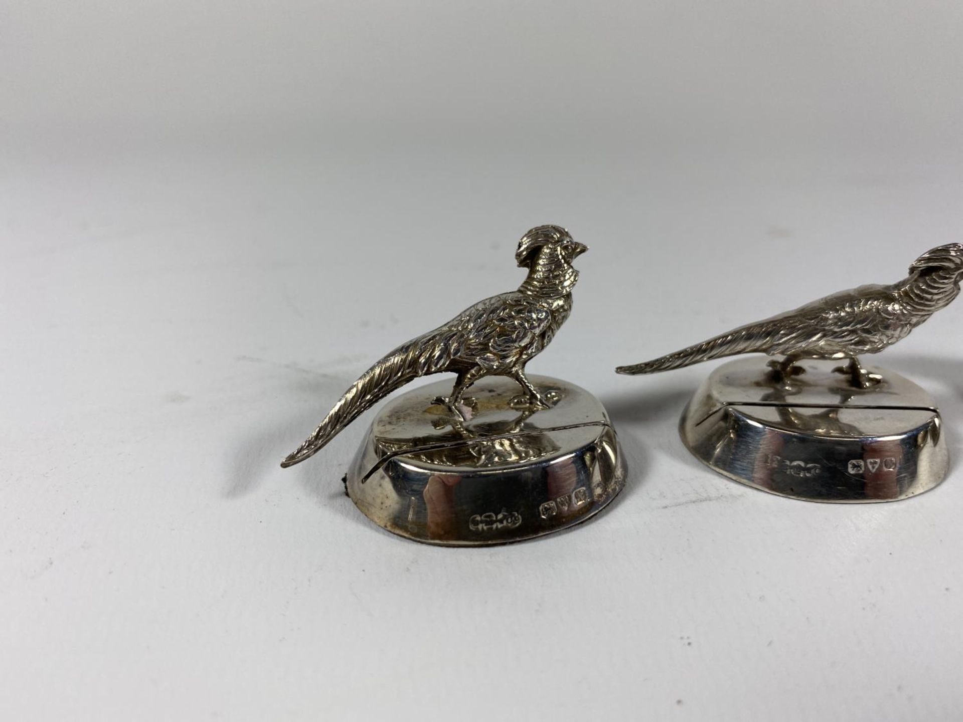 A SET OF FOUR GEORGE V HALLMARKED SILVER PHEASANT PLACEHOLDERS, DATES TO CHESTER, 1913 - Image 2 of 6