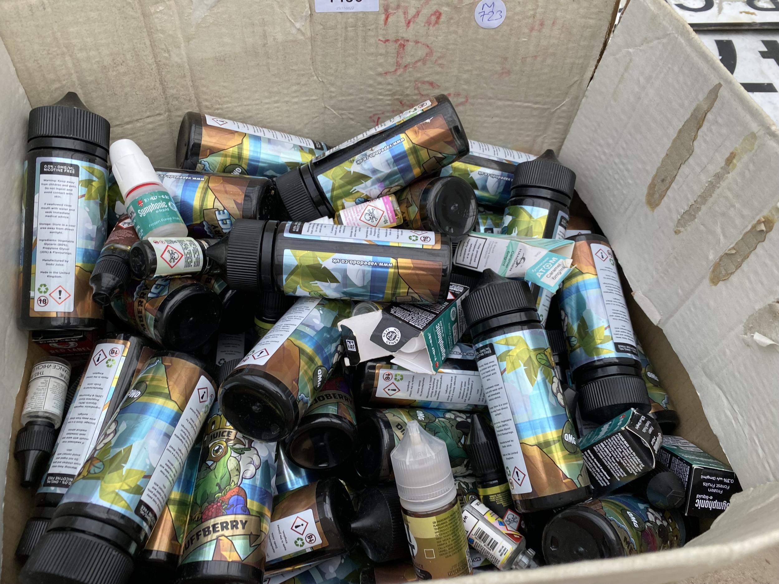 A LARGE QUANTITY OF ASSORTED FLAVOURED VAPE JUICE - Bild 3 aus 3