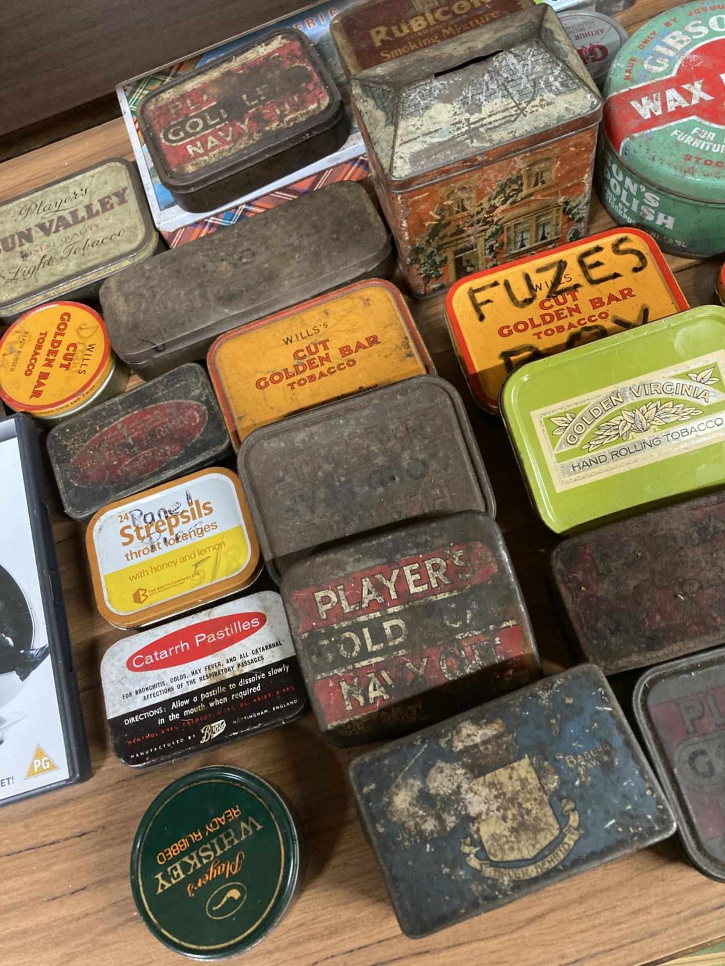 A LARAGE QUANTITY OF VINTAGE TINS TO INCLUDE MAINLY TOBACCO - Image 2 of 3