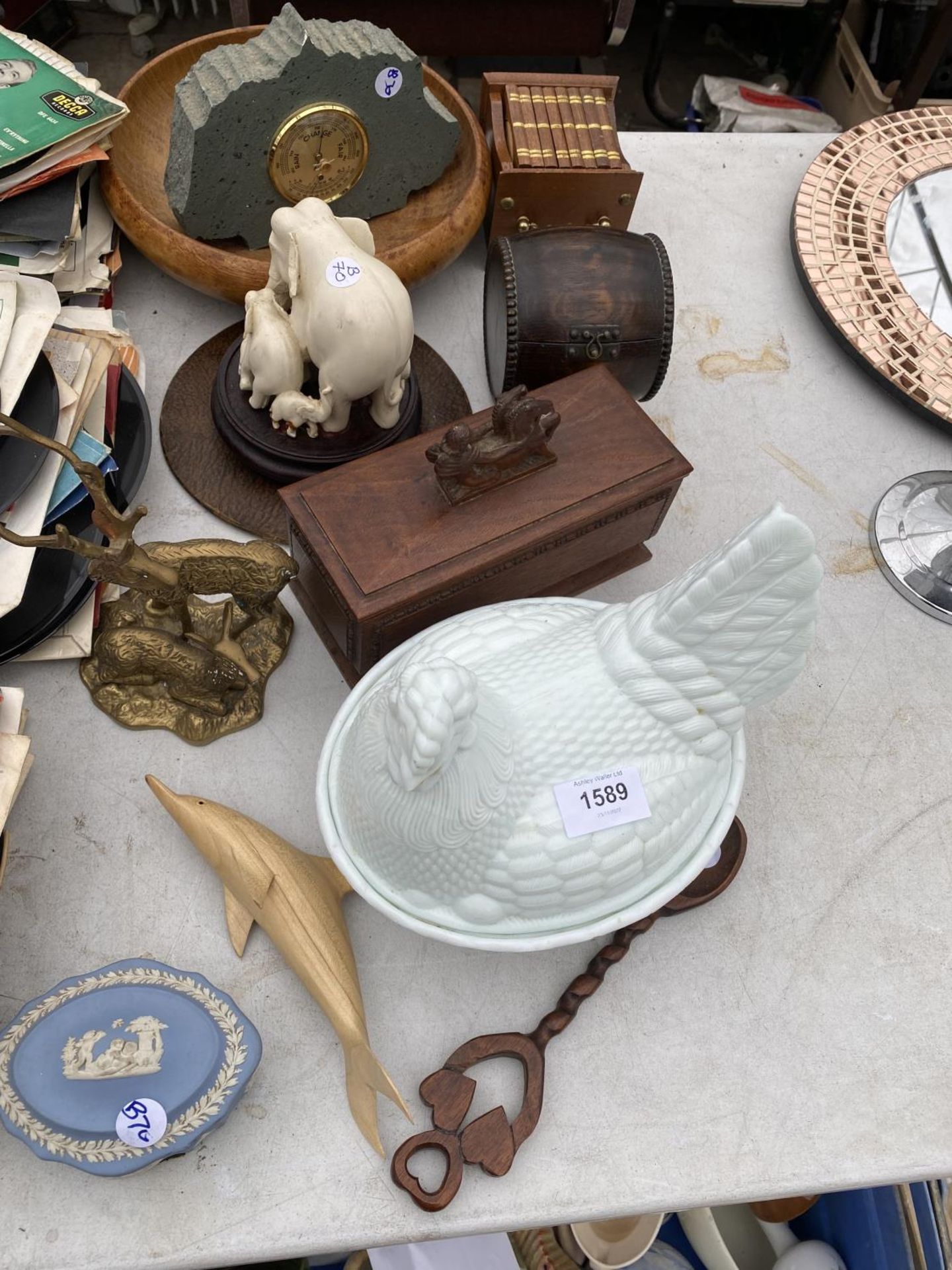 AN ASSORTMENT OF ITEMS TO INCLUDE A BRASS DEER, A TRINKET DISH AND A BAROMETER ETC