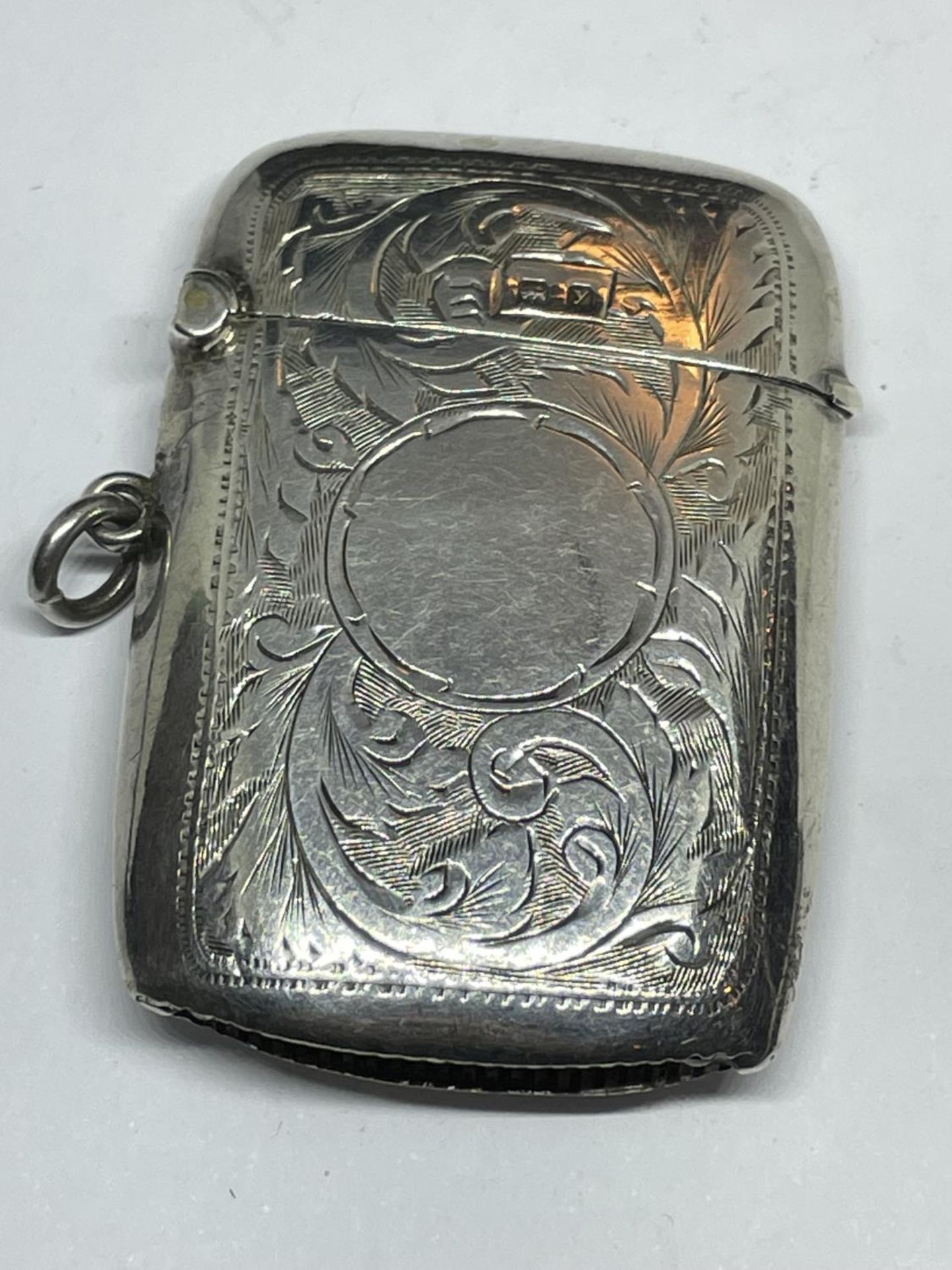 A HALLMARKED BIRMINGHAM SILVER VESTA CASE