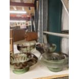 FOUR MOTTLED GREEN CLOUD GLASS BOWLS