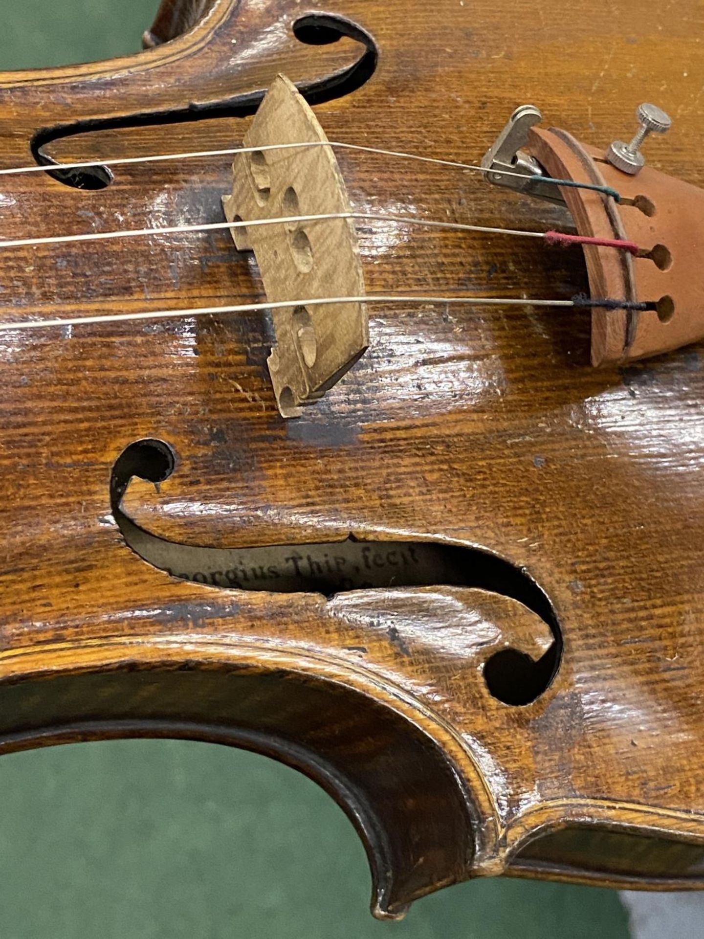 A 19TH CENTURY CASED VIOLIN WITH PAPER LABEL TO INTERIOR - 'JOANNES GEORGIUS' (DATE DIFFICULT TO - Image 8 of 10