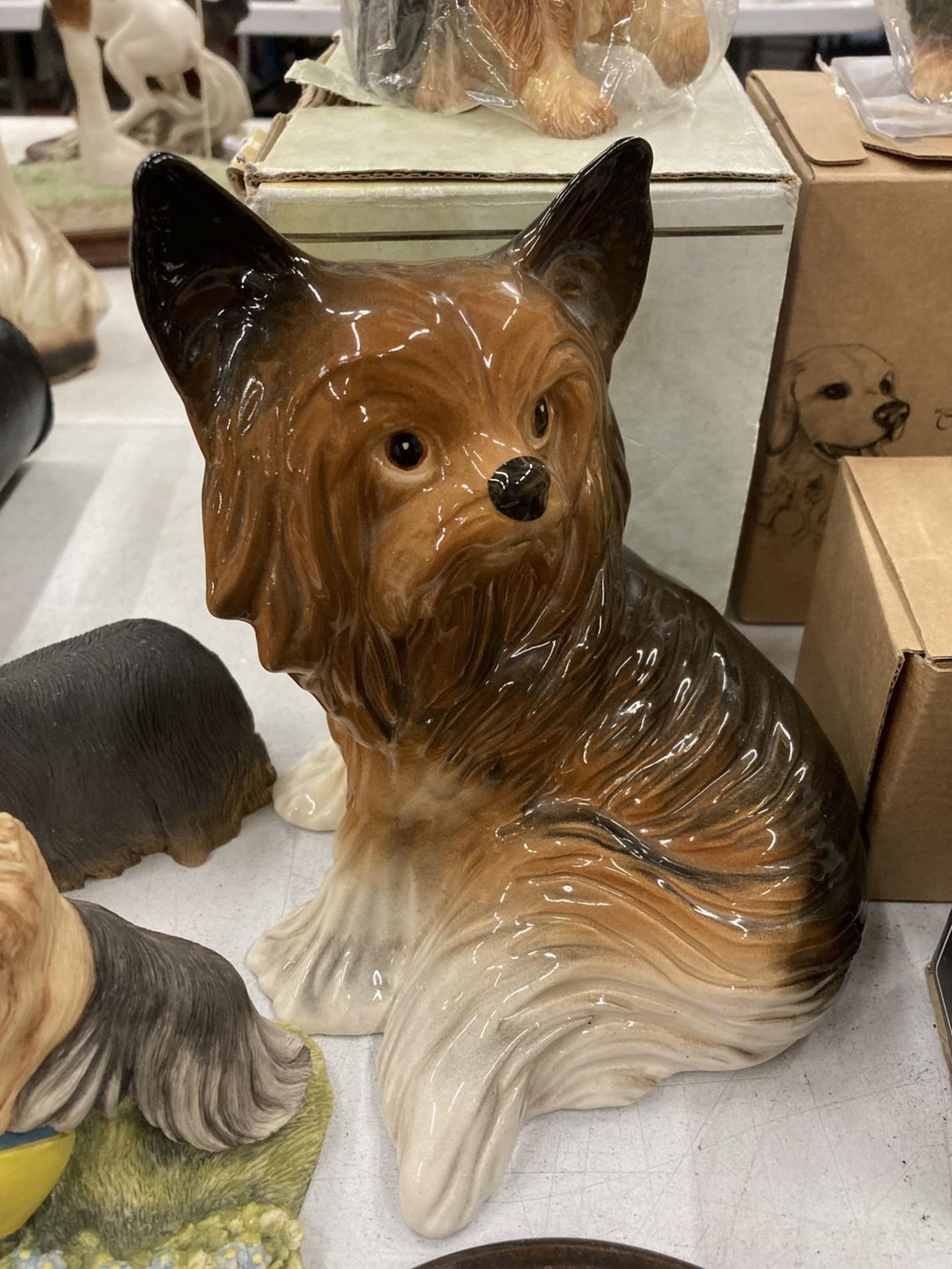 A LARGE QUANTITY OF CERAMIC AND RESIN YORKSHIRE TERRIER DOGS TO INCLUDE SHERRATT AND SIMPSON, - Image 2 of 4