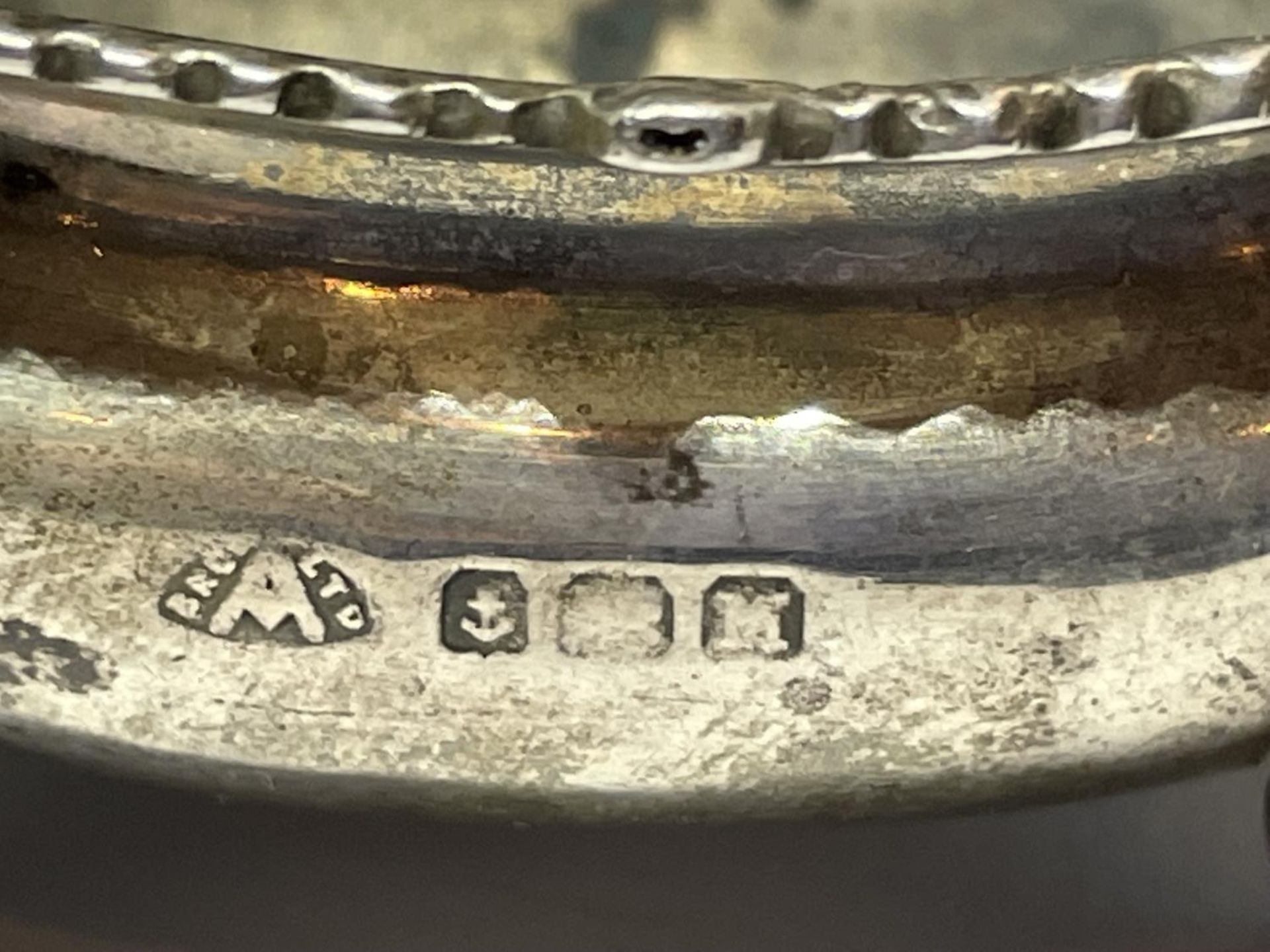 TWO HALLMARKED BIRMINGHAM SILVER ITEMS TO INCLUDE A SALT AND A MUSTARD POT - Image 3 of 3