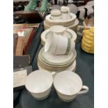 A ROYAL DOULTON 'RONDELAY' PART DINNER SERVICE TO INCLUDE VARIOUS SIZED PLATES, BOWLS, CUPS AND