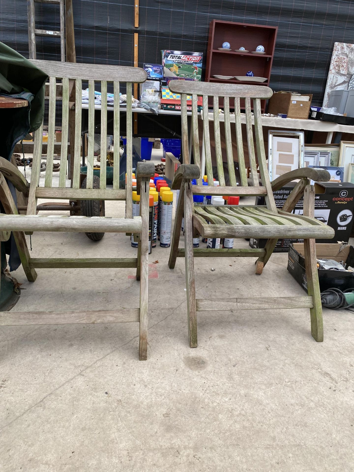 A PAIR OF TEAK FOLDING GARDEN CHAIRS - Image 3 of 3