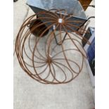 A DECORATIVE WROUGHT IRON SPHERICAL GARDEN FEATURE (HEIGHT 81CM)