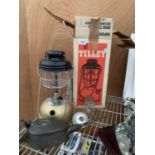 AN ASSORTMENT OF VINTAGE ITEMS TO INCLUDE A TILLEY LAMP COMPLETE WITH BOX, AND A PUMP ACTION OIL CAN