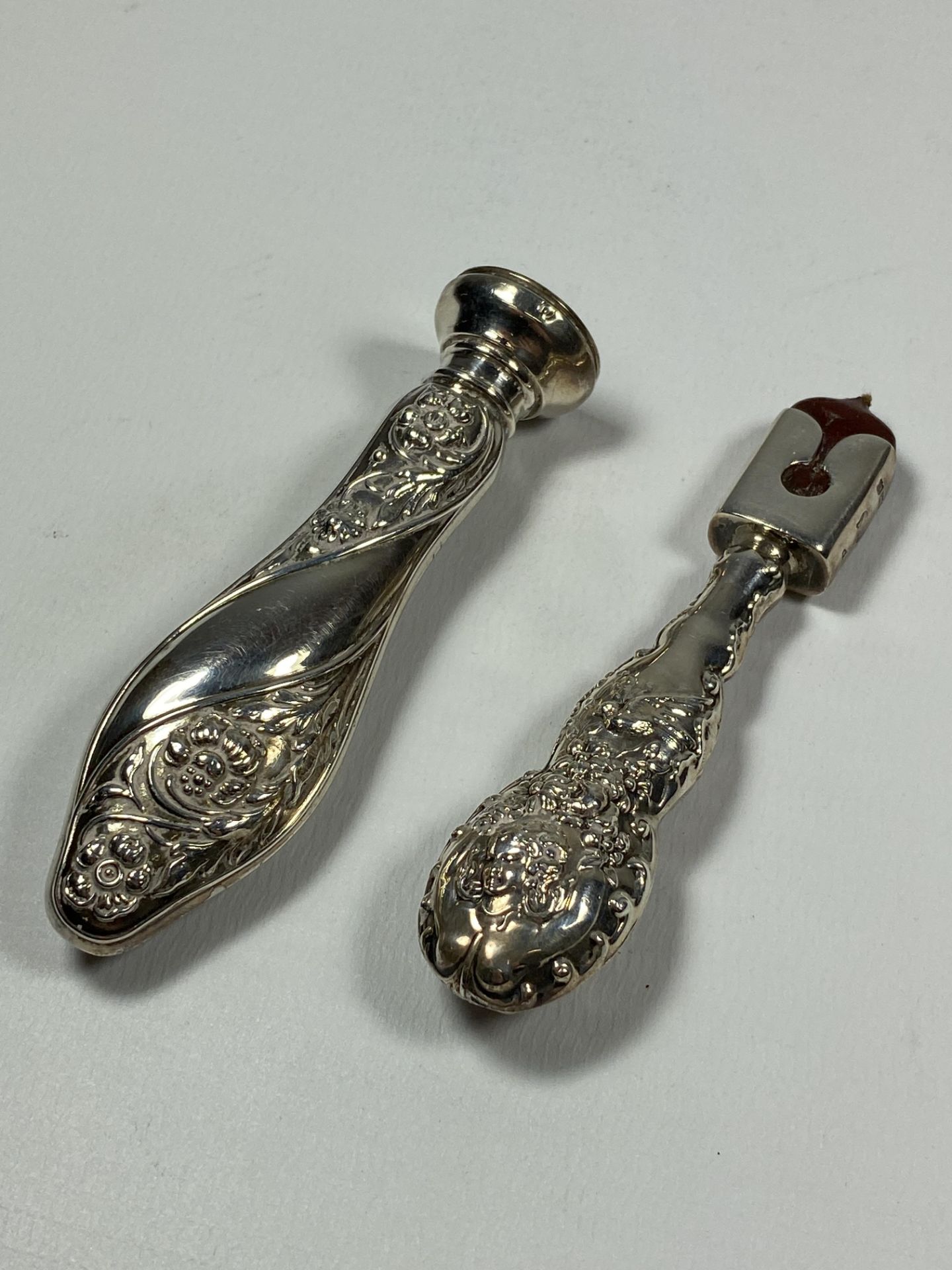 TWO HALLMARKED SILVER HANDLED ITEMS, WAX STAMPER AND HOLDER - Image 4 of 4