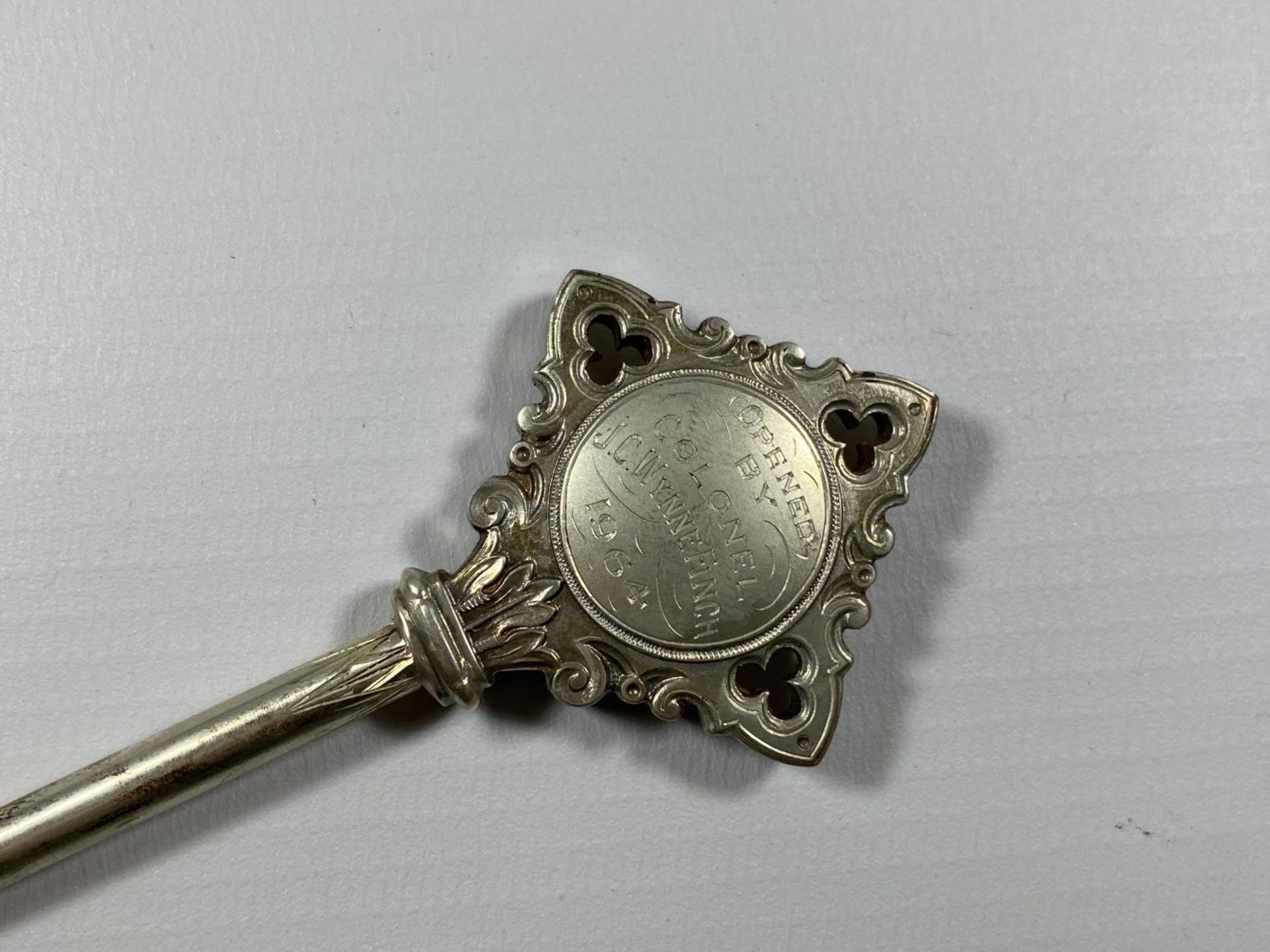 A VAUGHTON & SONS BIRMINGHAM HALLMARKED SILVER KEY FOR THE OPENING OF THE CIVIC CENTRE, 1964, - Image 4 of 5