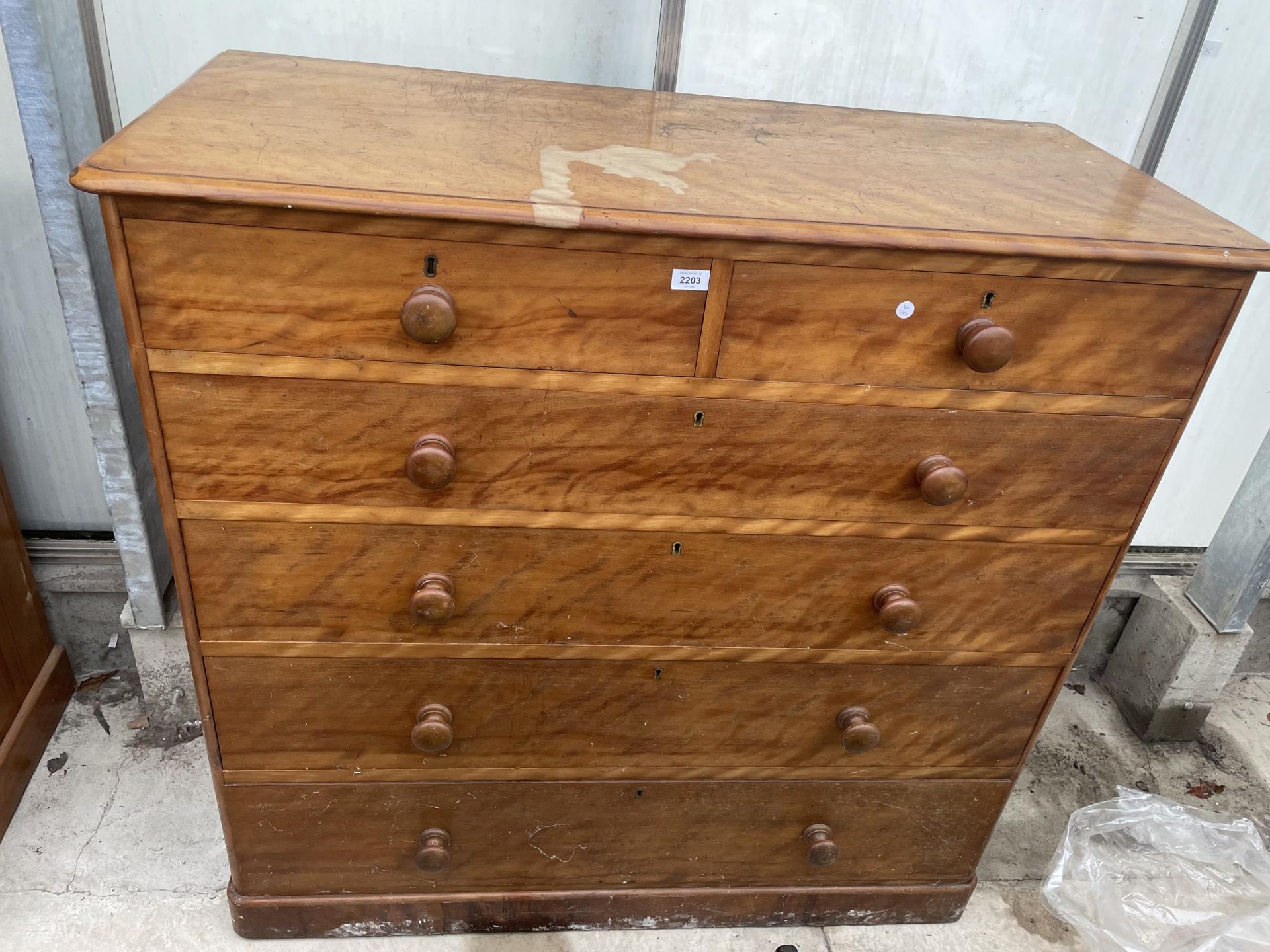 A VICTORIAN SATINWOOD HEAL AND SON (LONDON) CHEST OF TWO SHORT AND FOUR LONG GRADUATED DRAWERS,