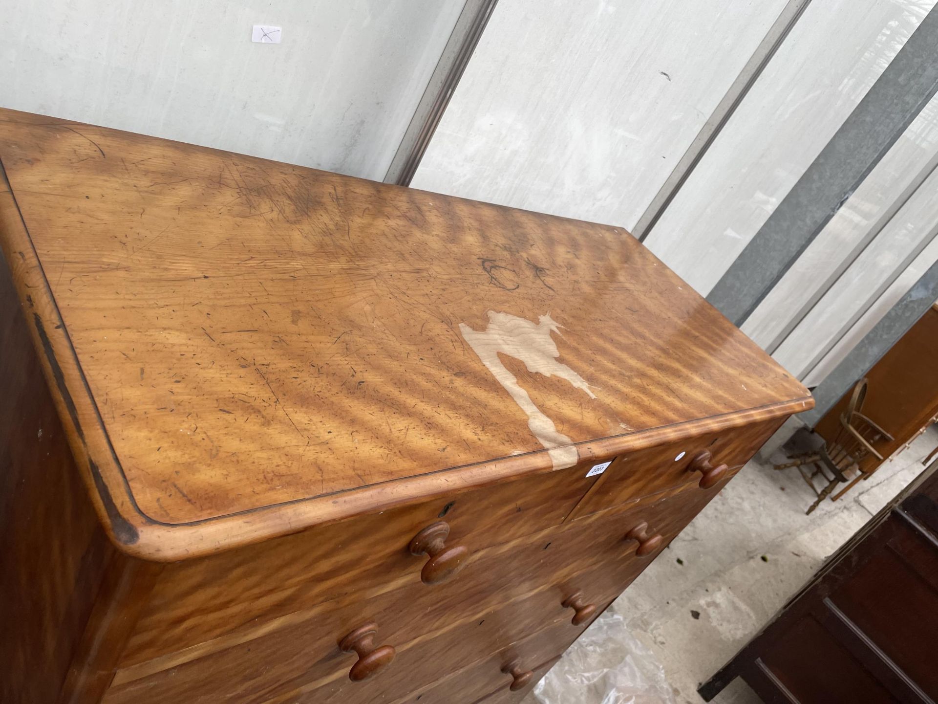 A VICTORIAN SATINWOOD HEAL AND SON (LONDON) CHEST OF TWO SHORT AND FOUR LONG GRADUATED DRAWERS, - Image 2 of 5