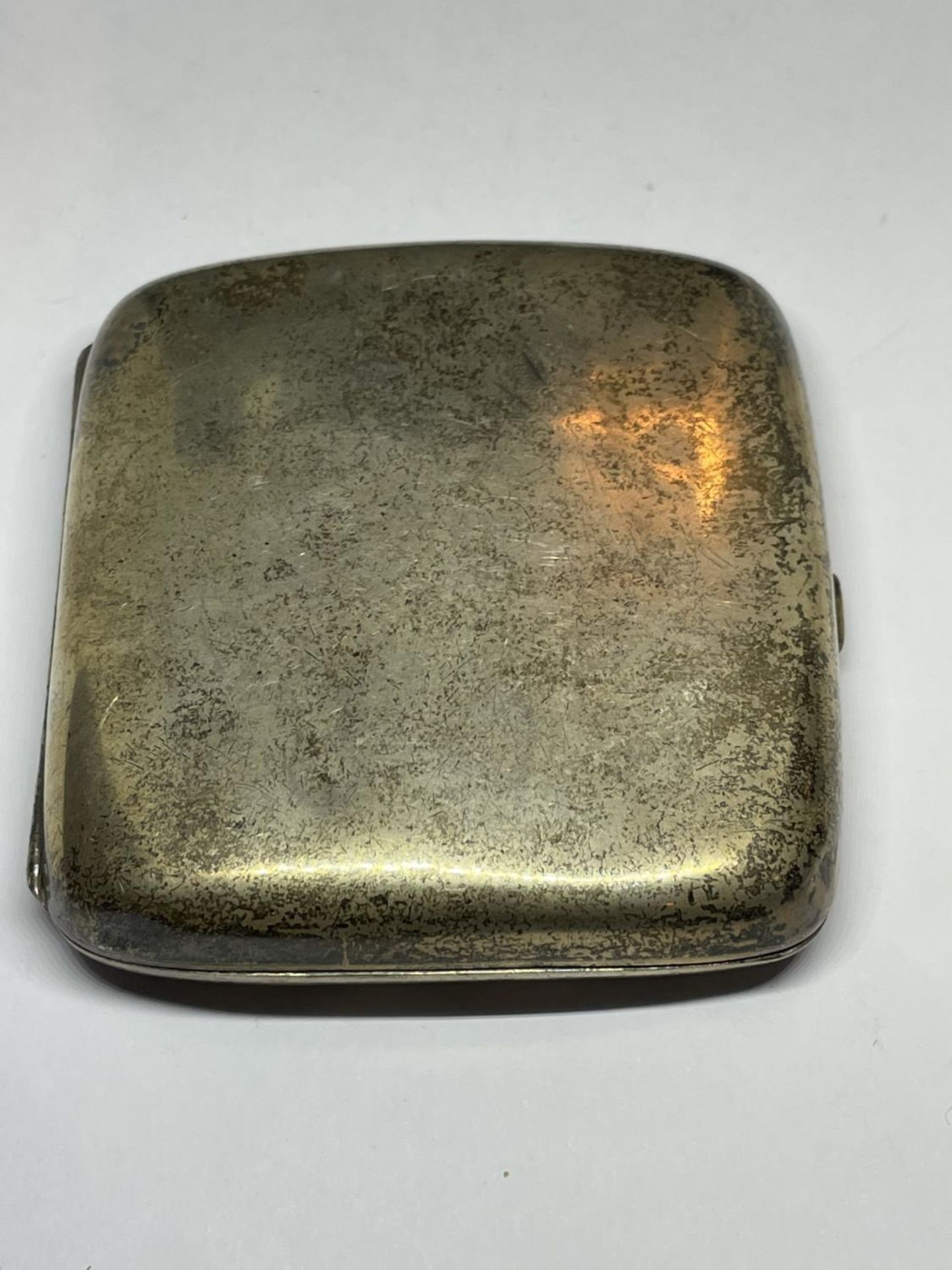 A HALLMARKED BIRMINGHAM SILVER CIGARETTE CASE