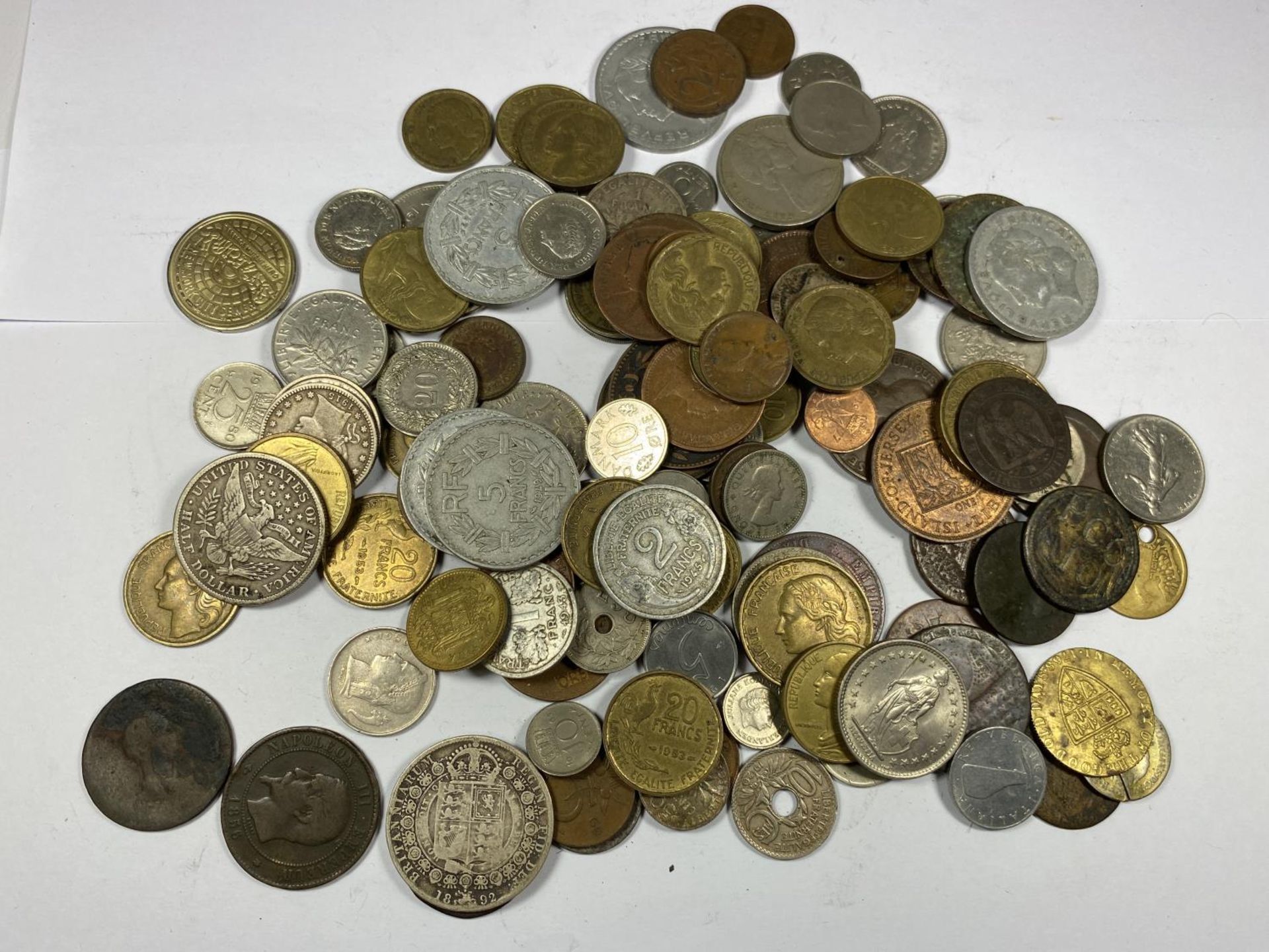 A MIXED LOT OF COINS TO INCLUDE 1892 SILVER COIN, 19TH CENTURY COPPERS ETC