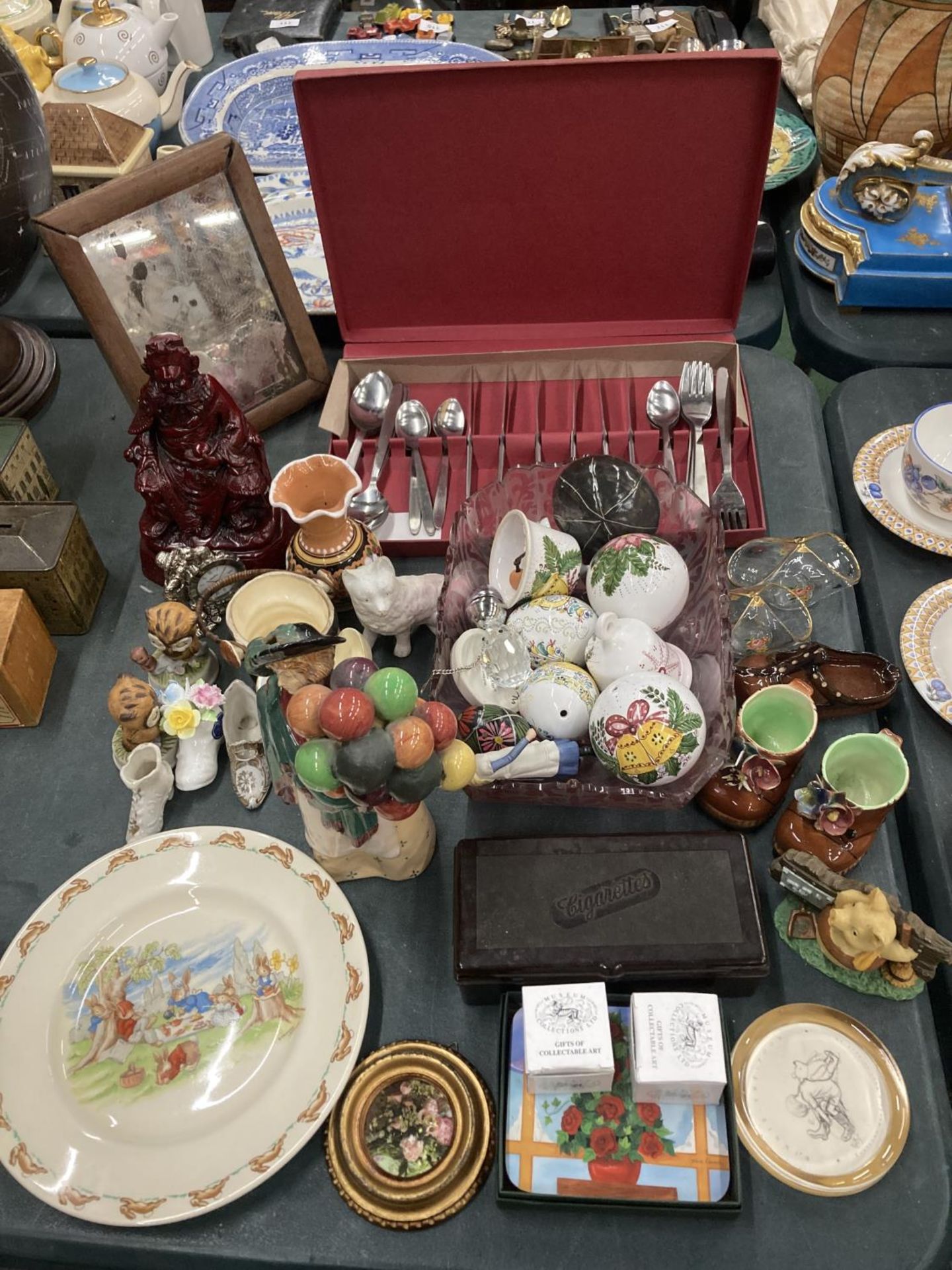 A LARGE QUANTITY OF ITEMS TO INCLUDE A PART CANTEEN OF CUTLERY, BUNNYKINS PLATE, FIGURES,