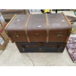 TWO VINTAGE TRAVEL CASES