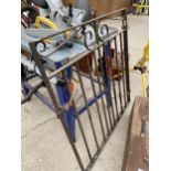 A WROUGHT IRON PEDESTRIAN GARDEN GATE (W:92CM H:98CM)