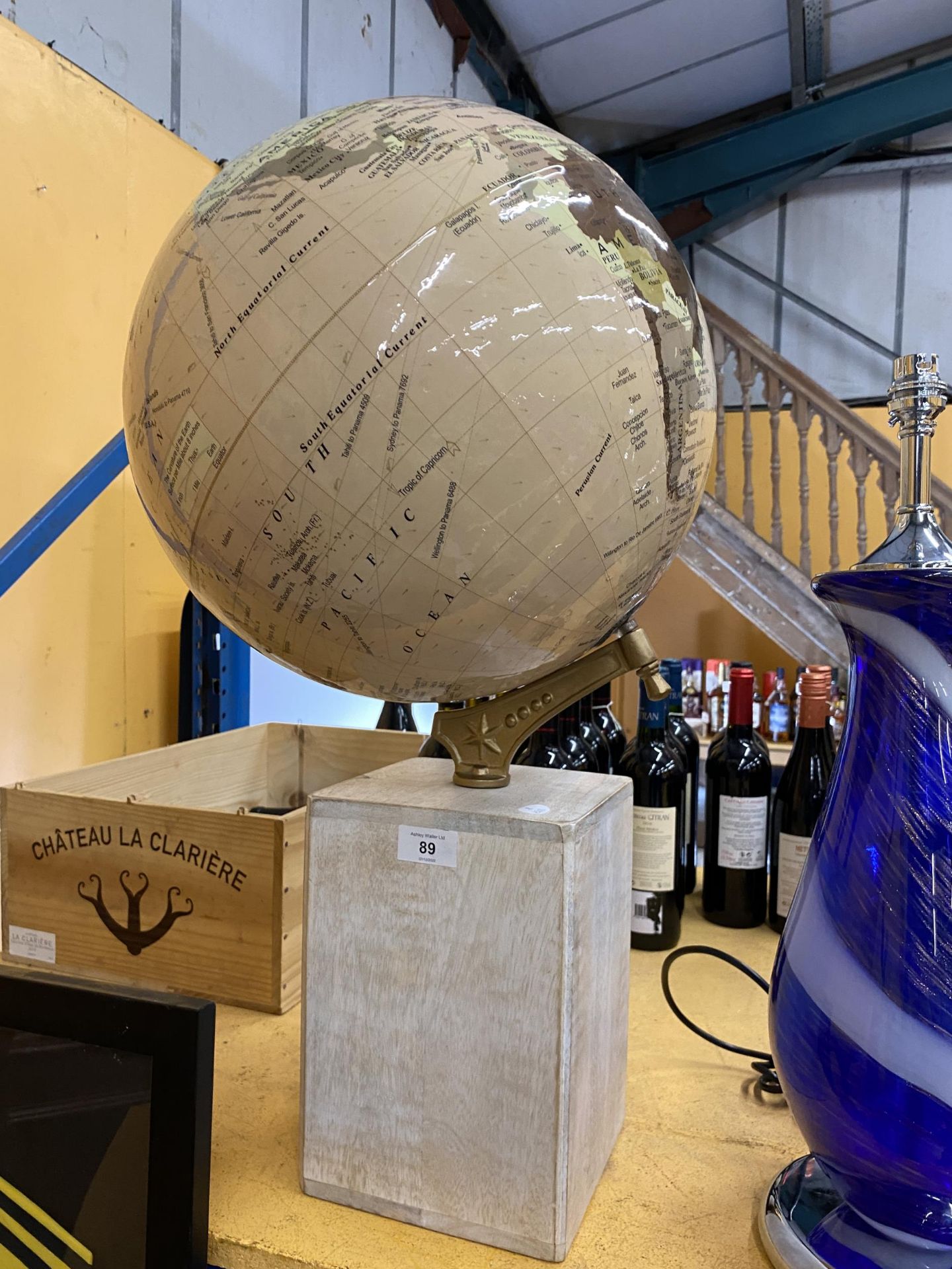 A LARGE DECORATIVE GLOBE ON STAND, HEIGHT 70CM