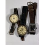 THREE 1940/1950'S WATCHES TO INCLUDE A SERVICES EXAMPLE
