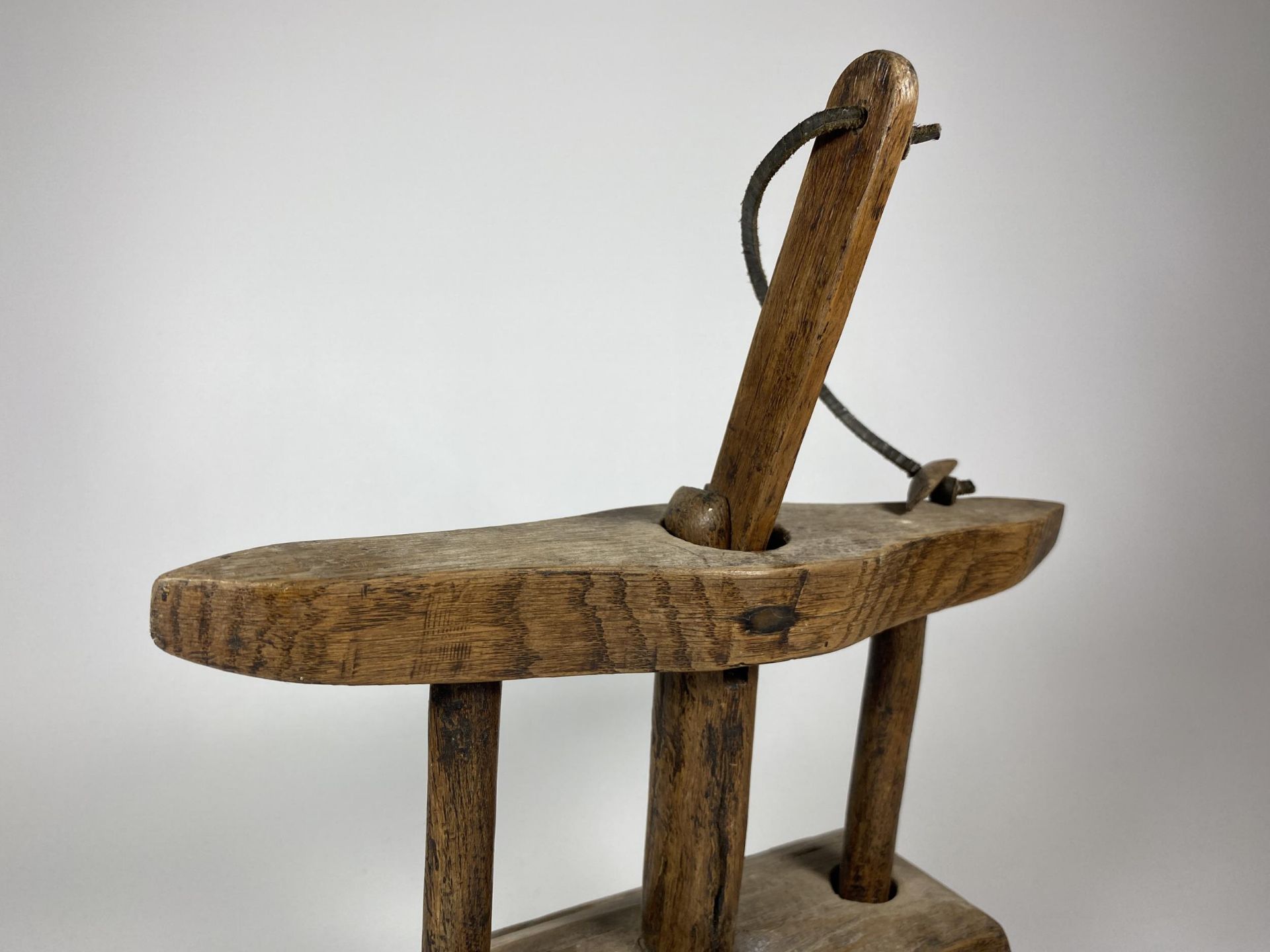 AN UNUSUAL 18TH CENTURY OAK WOODEN MOUSETRAP, HEIGHT 28CM - Image 3 of 4